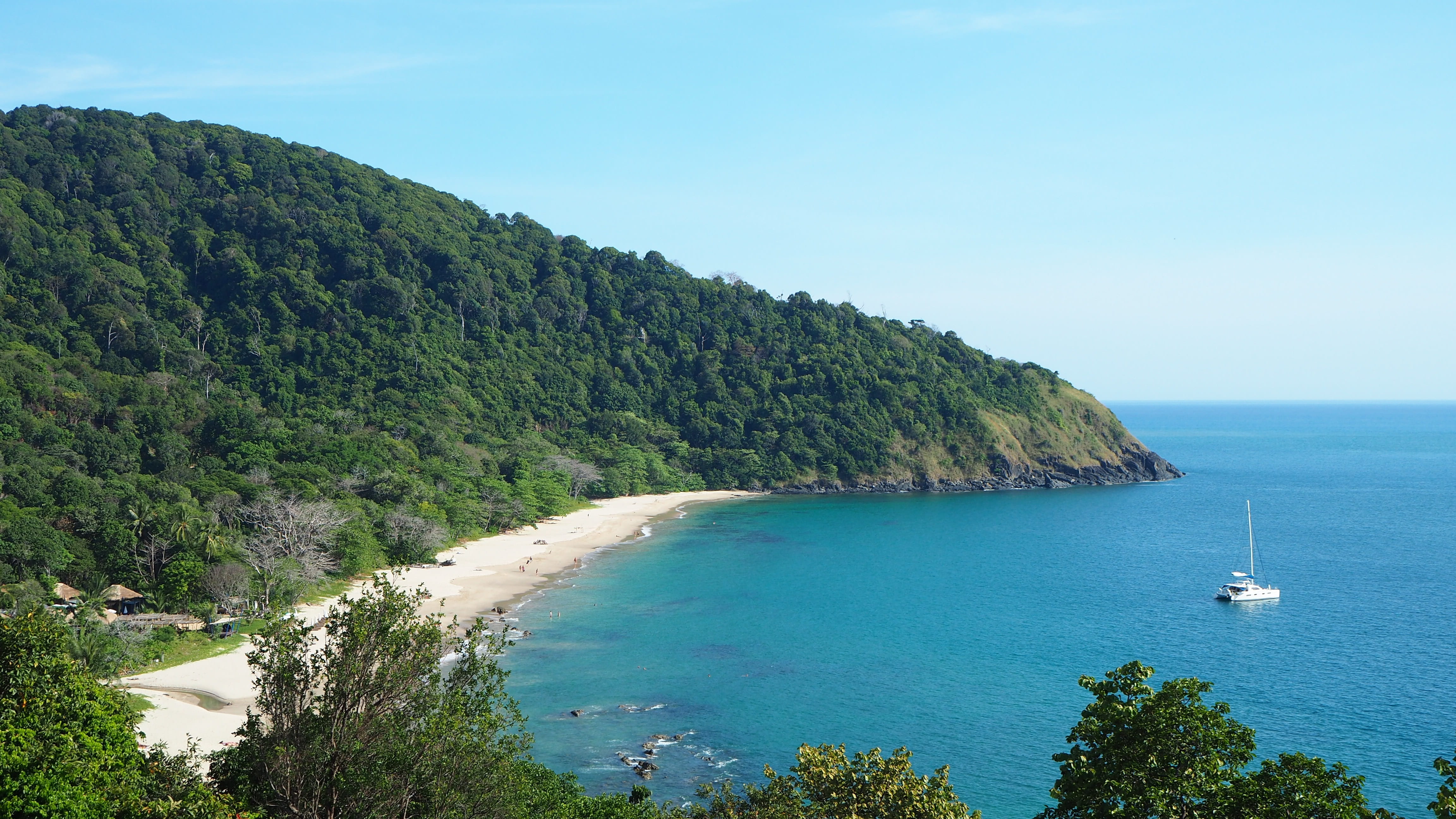 scenic, land, luxury, yachting, sailboat, transportation, scenics, beach, water, mode of transportation, idyllic, Koh Lanta, tree, paradise, Island, turquoise colored, HD Wallpaper