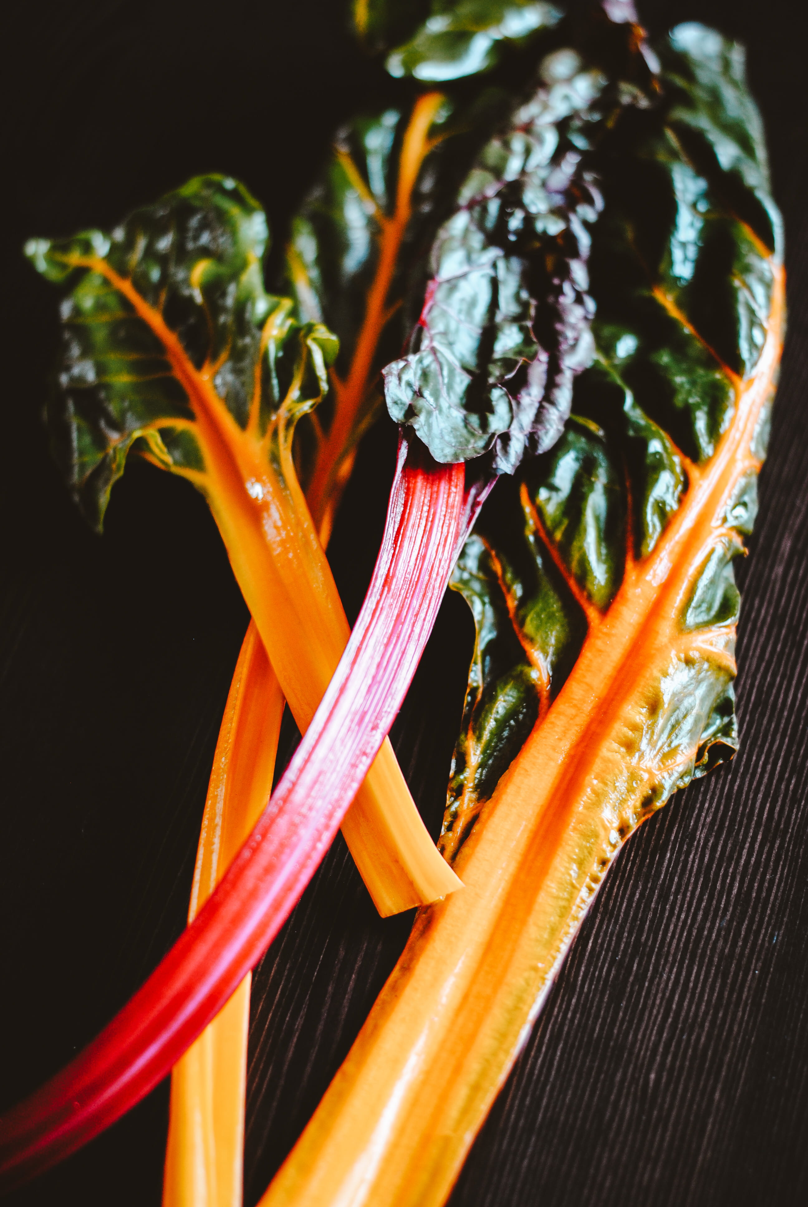 green, kale, yam, plant stem, food, vase, vegetarian food, still life, produce, indoors, planter, green color, freshness, food and drink, healthy eating, Phone HD Wallpaper