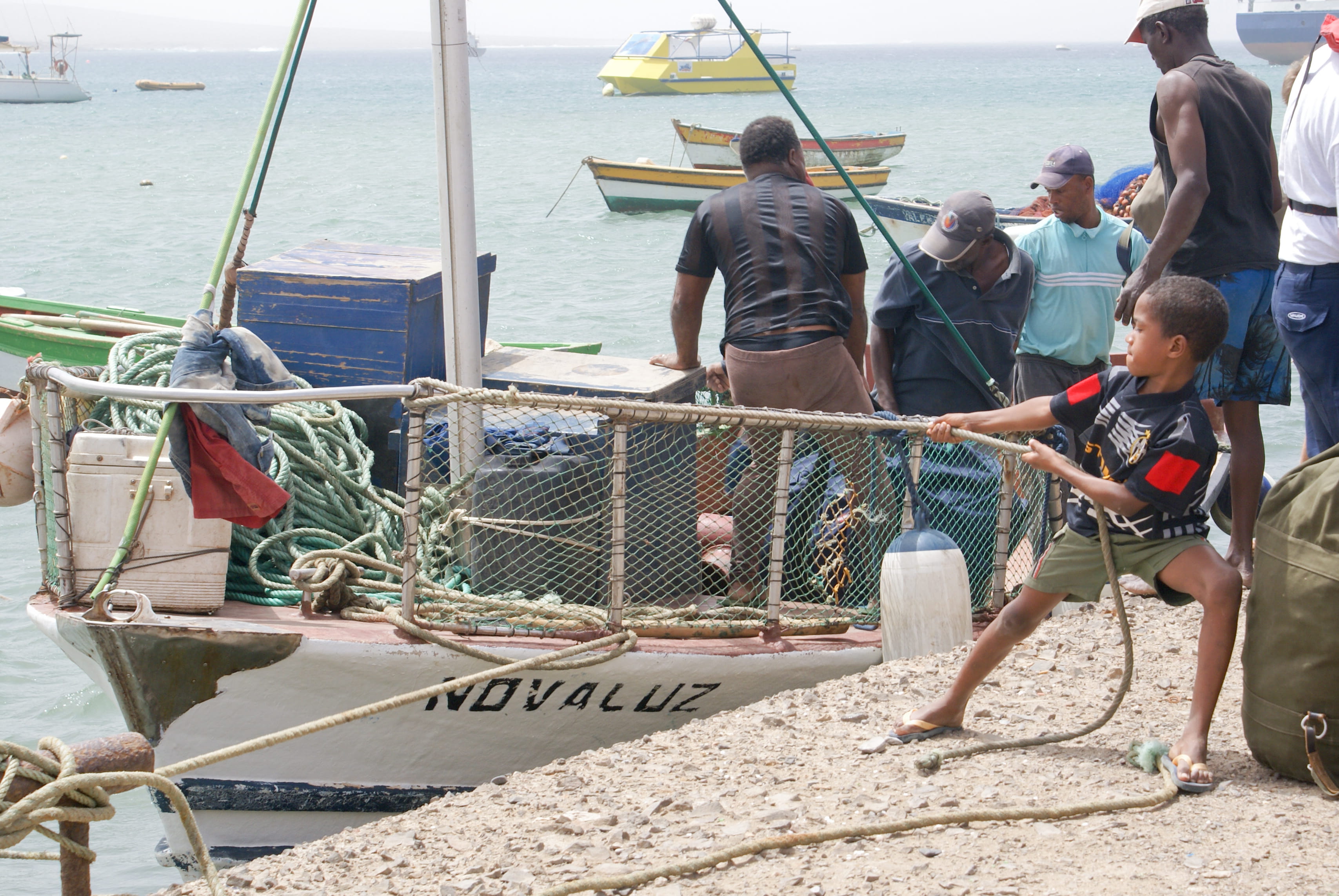 fishing, sea, nature, mode of transportation, commercial fishing net, group of people, fishing net, casual clothing, outdoors, fishing industry, catch of fish, HD Wallpaper