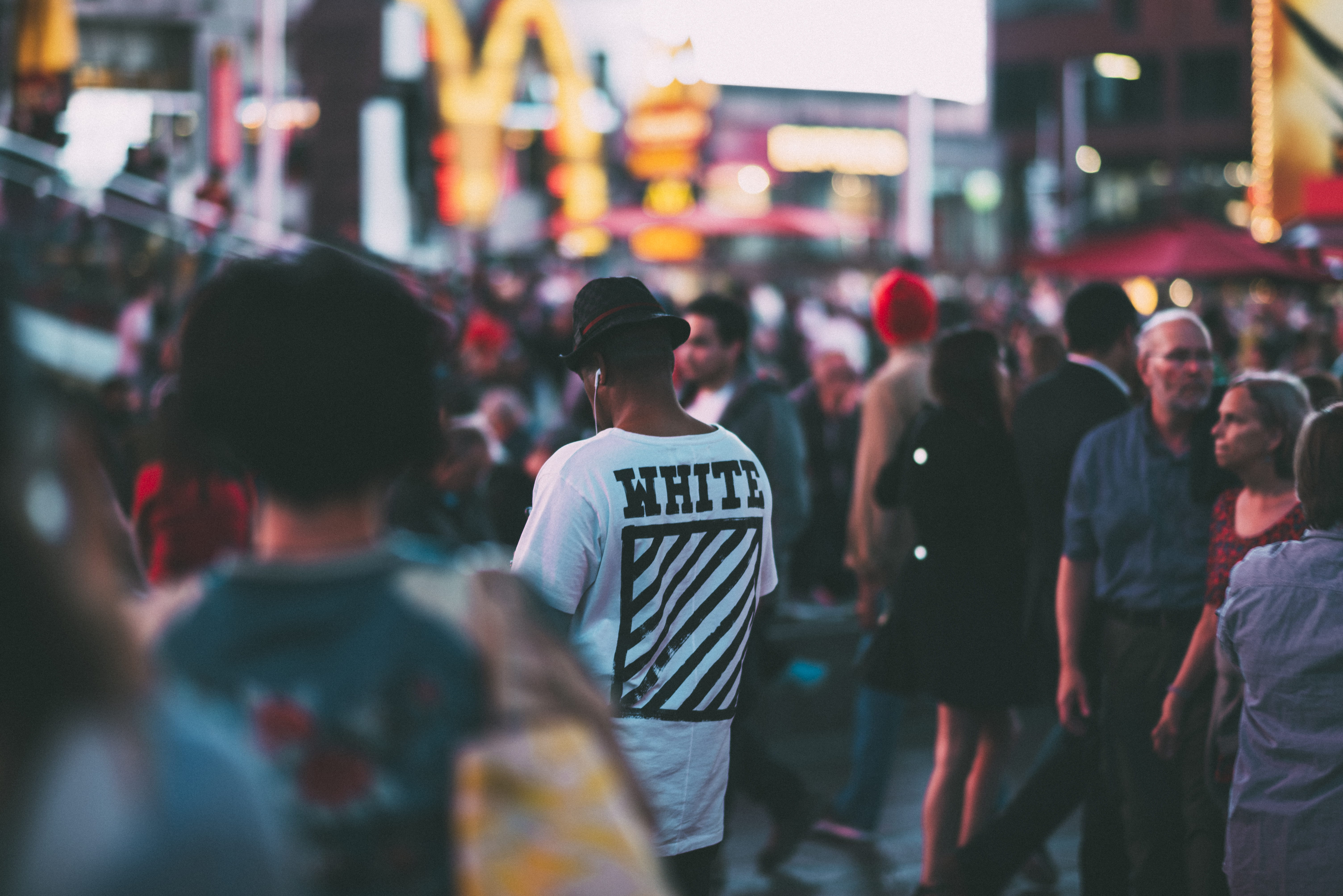 prime lens, city street, night, rush hour, buildings, street, gathering, 1.4, waist up, men, black, adult, real people, group, new york, text, collab, architecture, HD Wallpaper