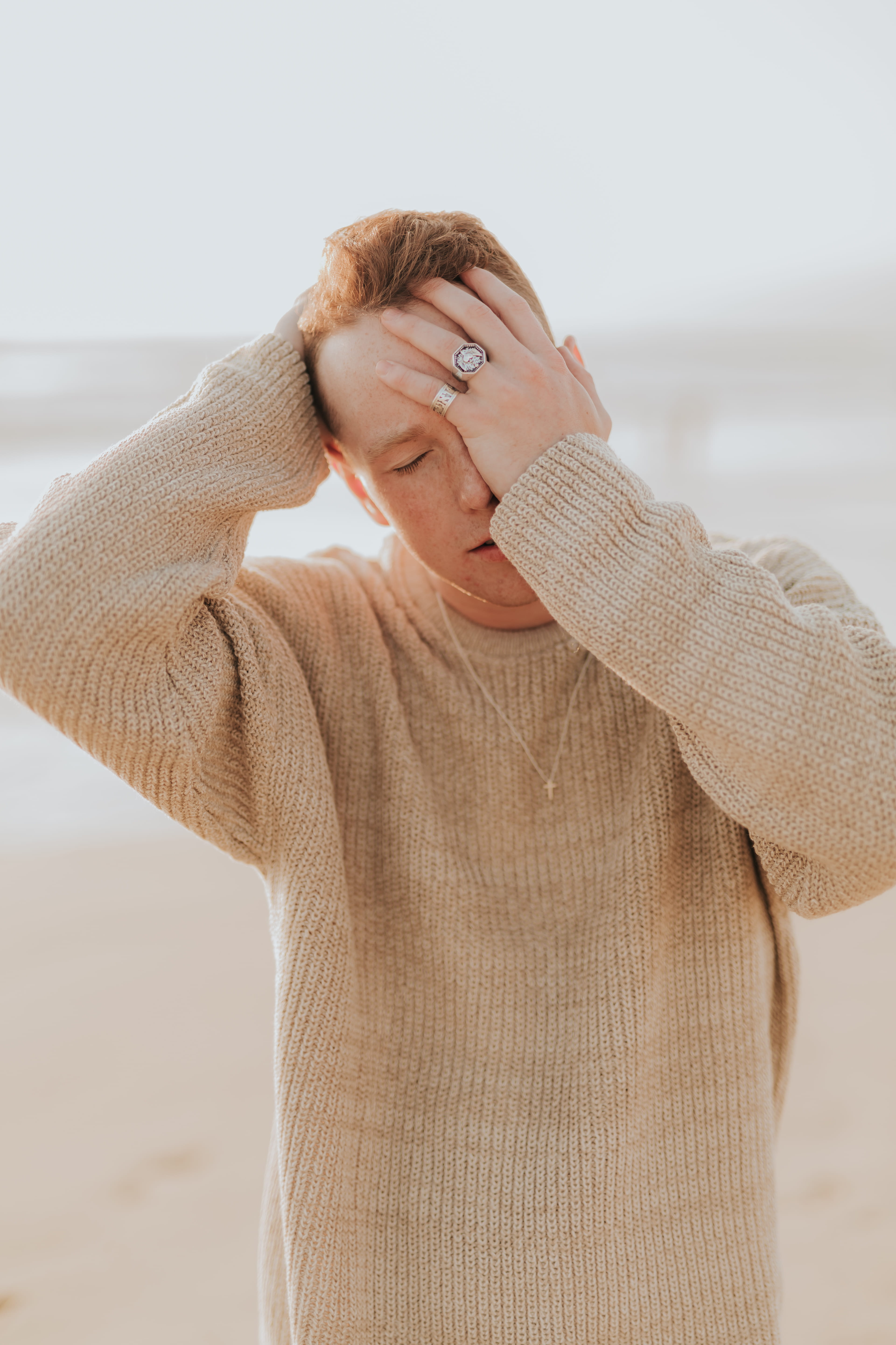 lifestyles, front view, leisure activity, hand, left, hairstyle, mid adult, standing, obscured face, beach, casual clothing, man, waist up, clothing, daytime, Phone HD Wallpaper
