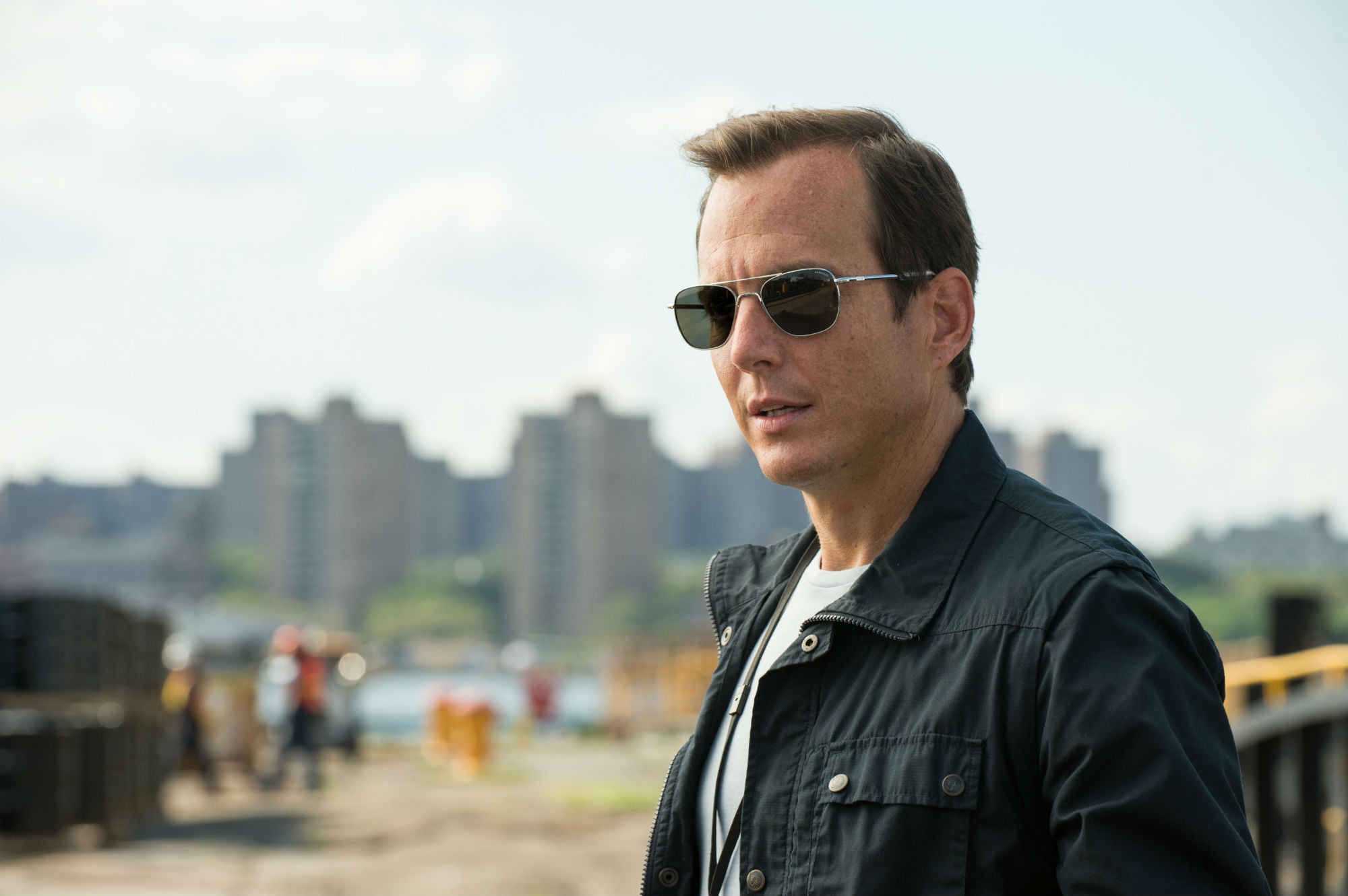 mid adult, will arnett, outdoors, lifestyles, adult, black, day, males, young adult, men, young men, mature men, portrait, glasses, s, 1080P, standing, HD Wallpaper