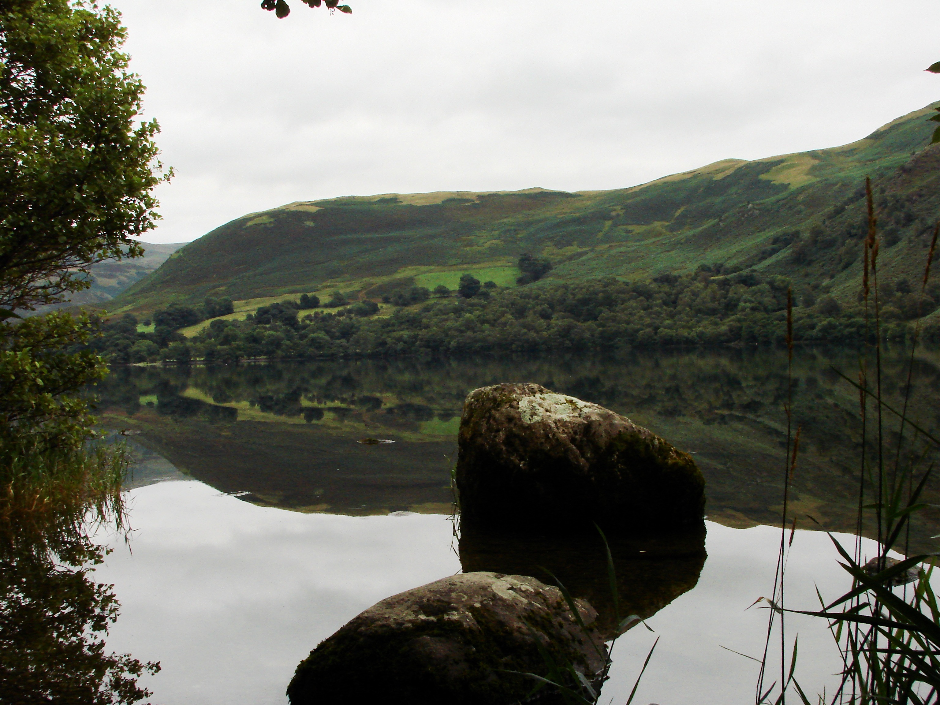 outdoors, stone, tranquility, environment, lakeland, landscapes, day, eng long, non-urban scene, green color, cloud - sky, nature, scenics - nature, reflection, HD Wallpaper