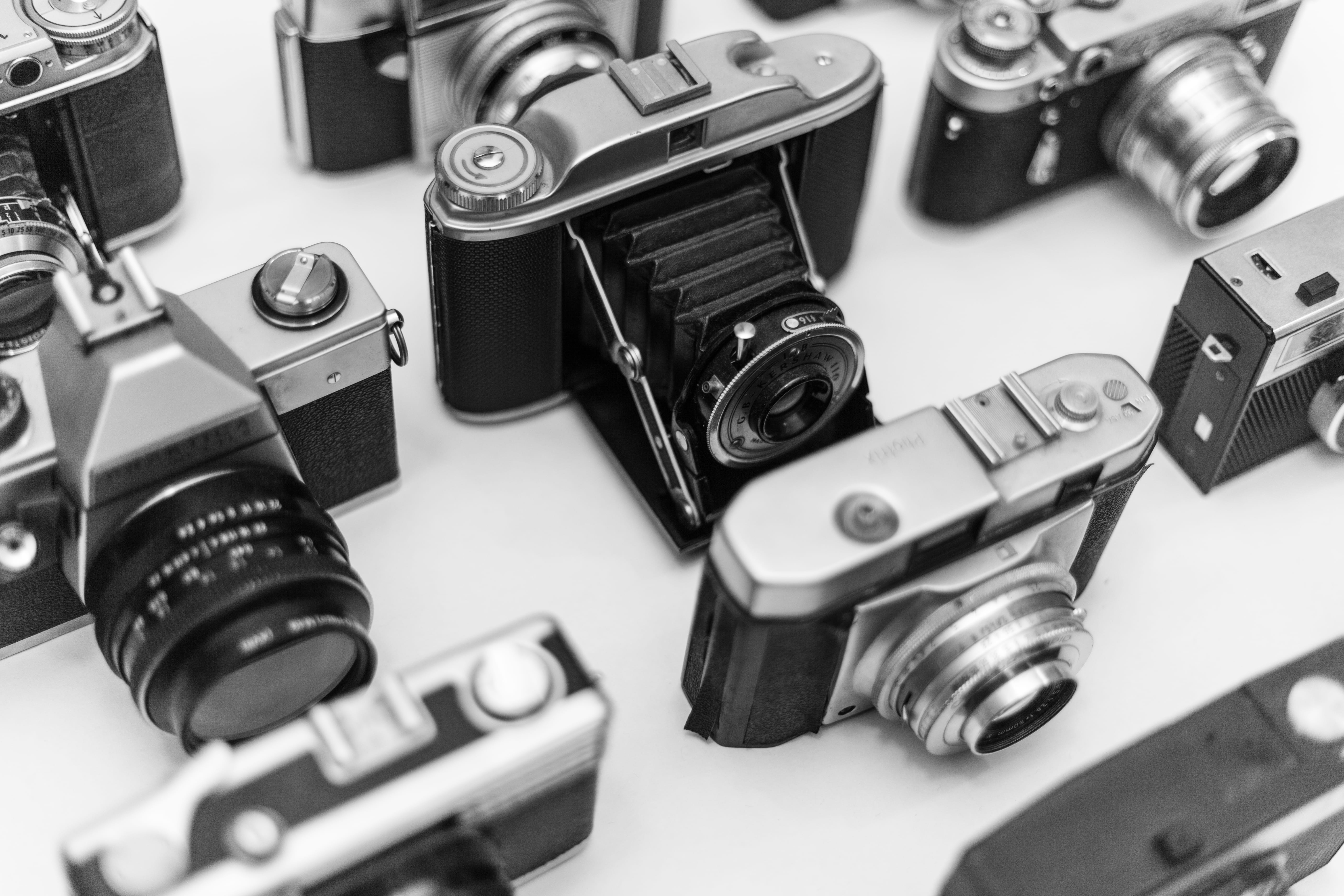 close-up, arts culture and entertainment, indoors, black, manual, studio shot, photography themes, gray, high angle view, white, choice, focus, blur, table, HD Wallpaper