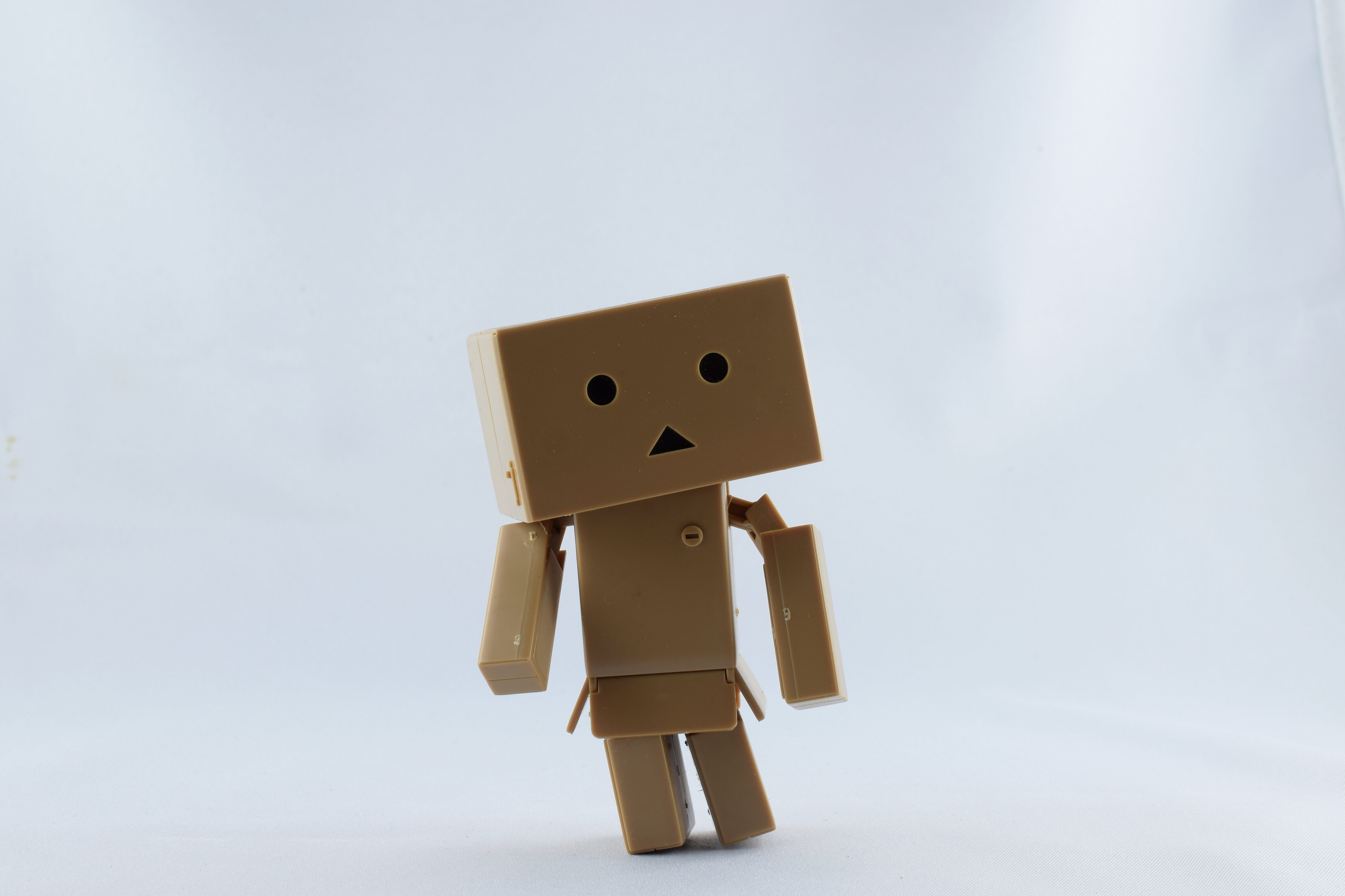 amazon figure, toys, concerns, lying, copy space, manga, kartobot, cardboard, figure, no people, cardboard box, humor, focus, yotsubato, paper, male likeness, HD Wallpaper