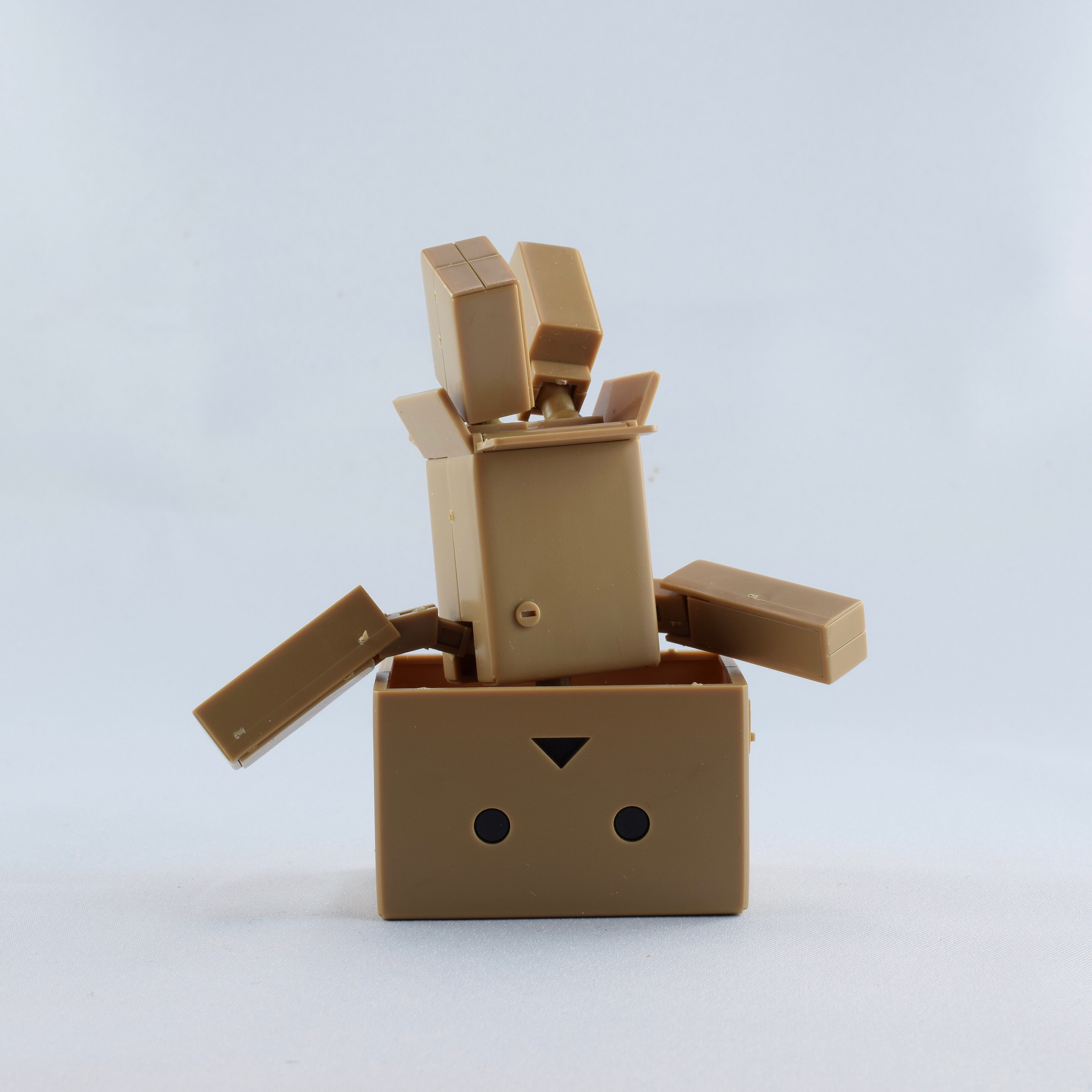figure, studio shot, happy, close-up, cut out, white background, shape, kartobot, container, figurine, yotsubato, amazon figure, 4K, no people, toys, wood - material, Phone HD Wallpaper