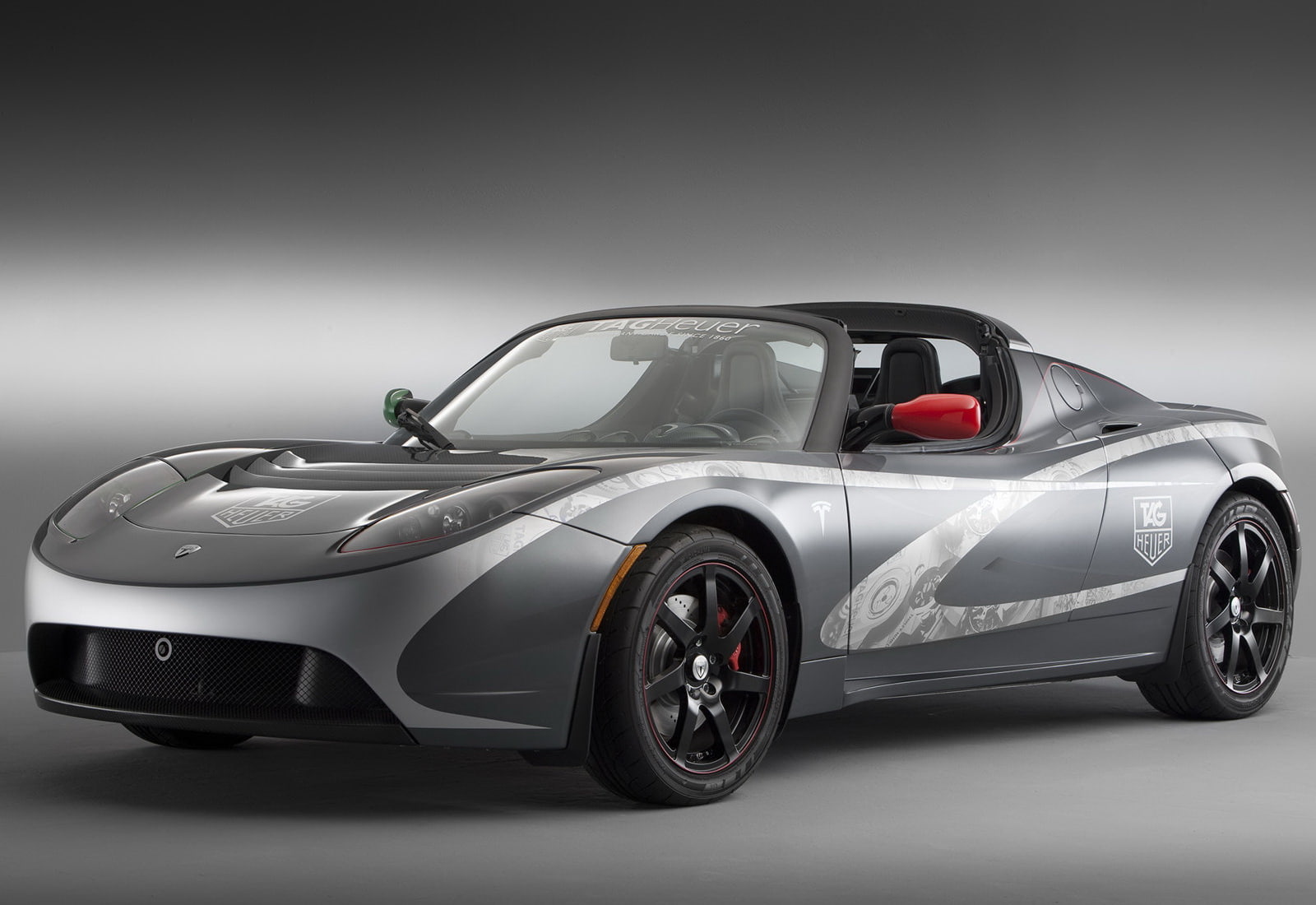 roadster, 720P, chrome, racecar, copy space, speed, driving, motor vehicle, gray background, mode of transportation, personal land vehicle, studio shot, HD Wallpaper