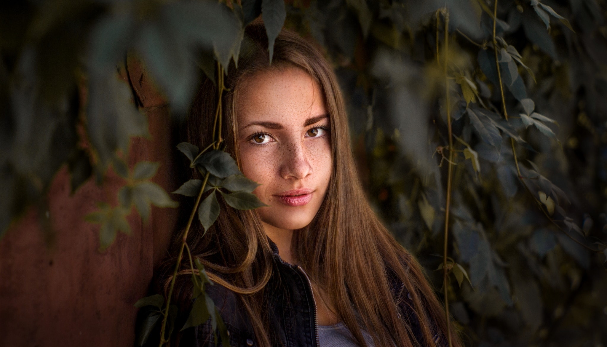 face, freckles, portrait, hair, beautiful woman, young women, one person, leaves, brown eyes, looking at camera, hairstyle, nature, long hair, women, jacket, HD Wallpaper