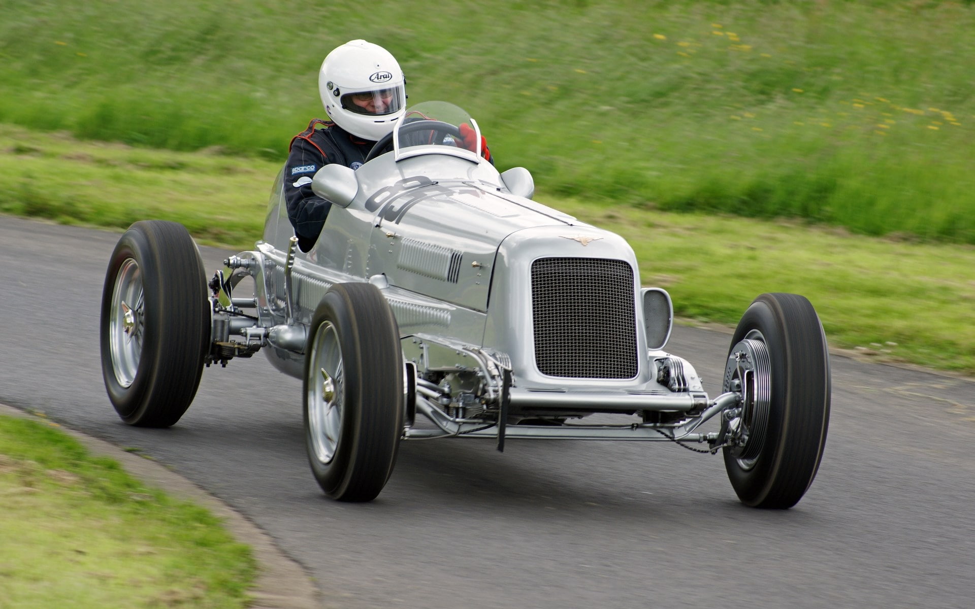 mode of transportation, safety, 1080P, helmet, sports race, sport, crash helmet, protection, security, riding, tire, sports equipment, day, lagonda rapier, HD Wallpaper