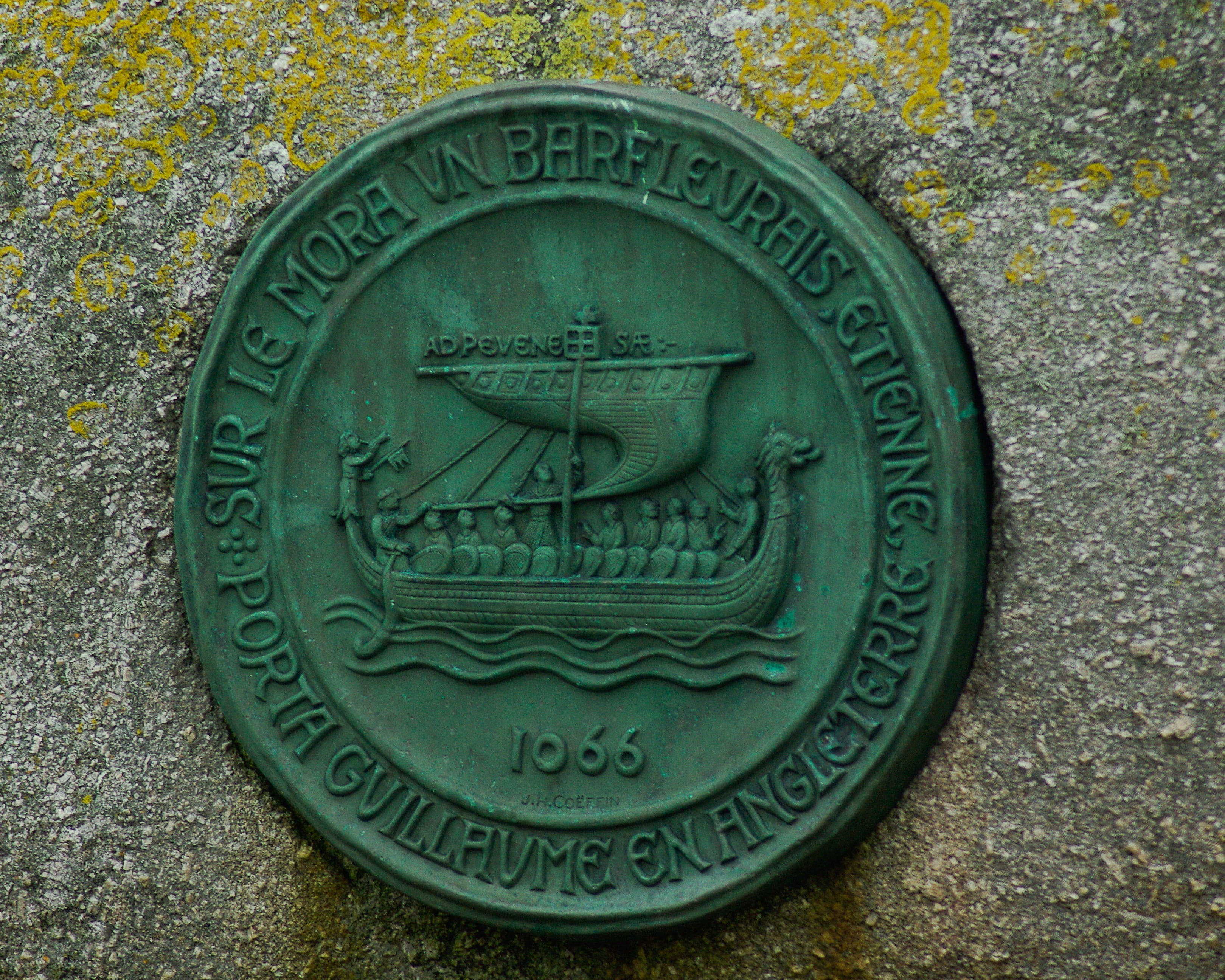 outdoors, representation, barfleur, human representation, close-up, communication, day, no people, carving - craft product, creativity, green color, william the conqueror, HD Wallpaper