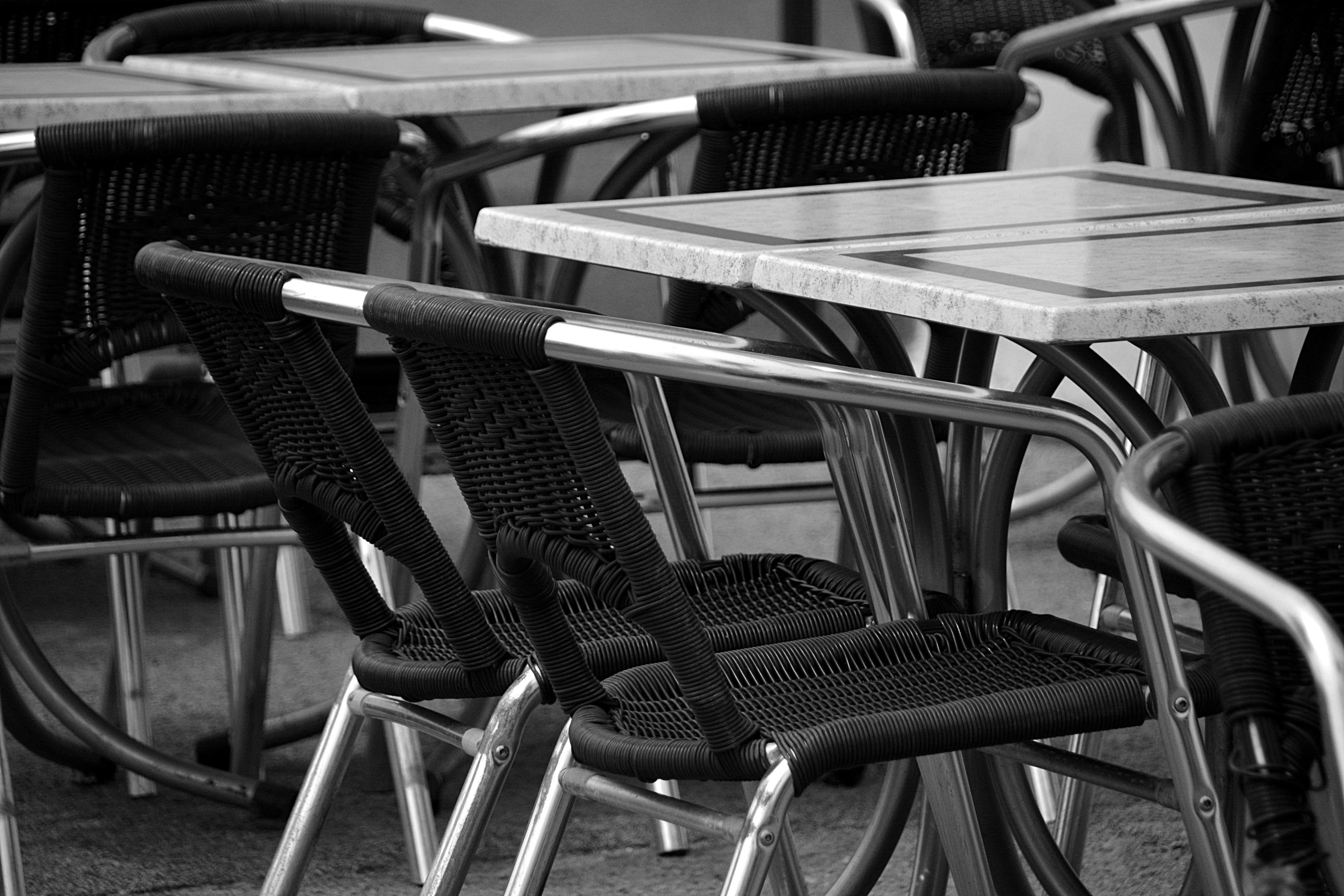 chair, cable, focus on foreground, no people, seat, large group of objects, metal, absence, table, chaises, restaurant, cafe, les tables, arrangement, indoors, HD Wallpaper