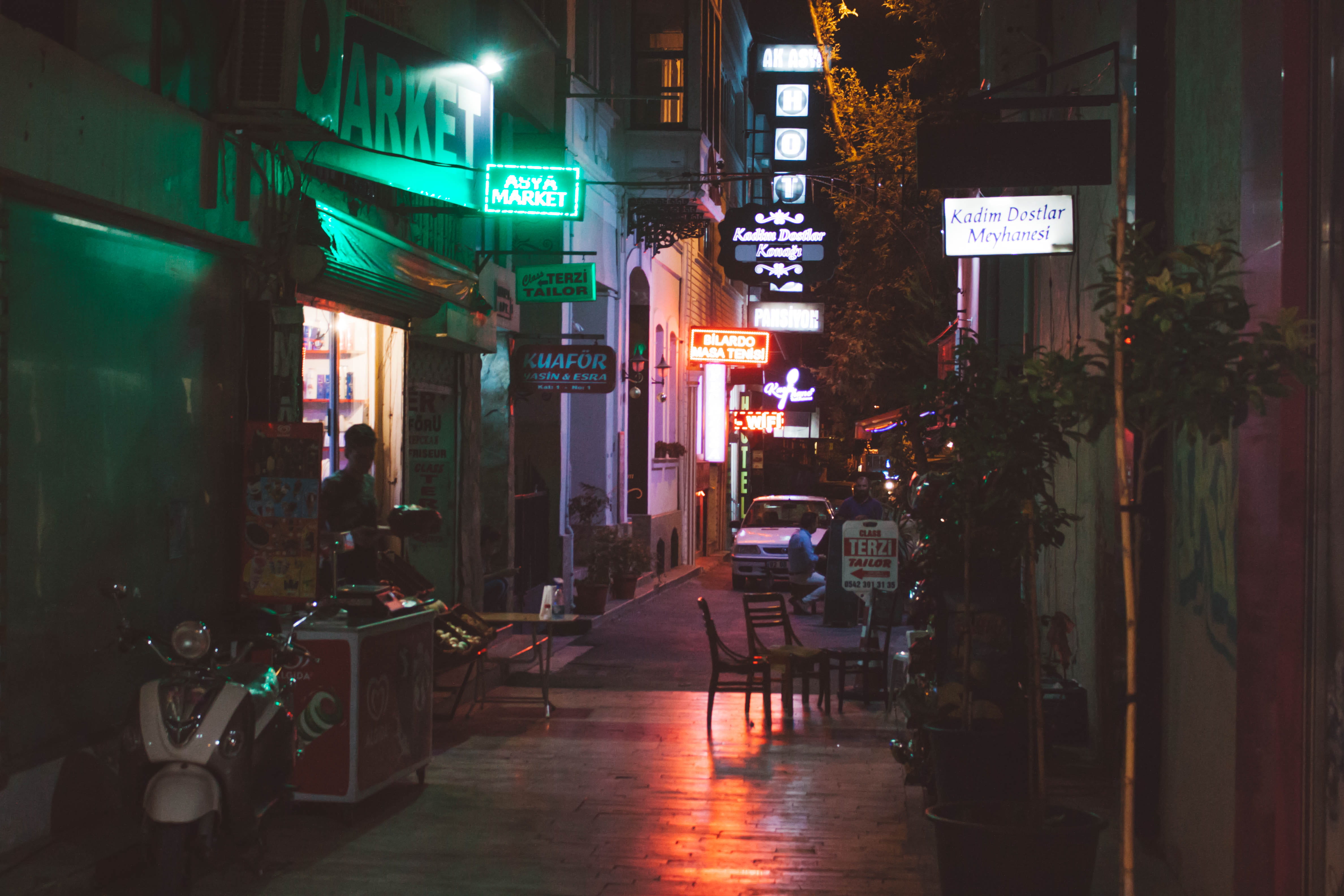 building exterior, communication, turkey, grocery, built structure, direction, night, no people, neon, signs, the way forward, street, antalya, footpath, HD Wallpaper