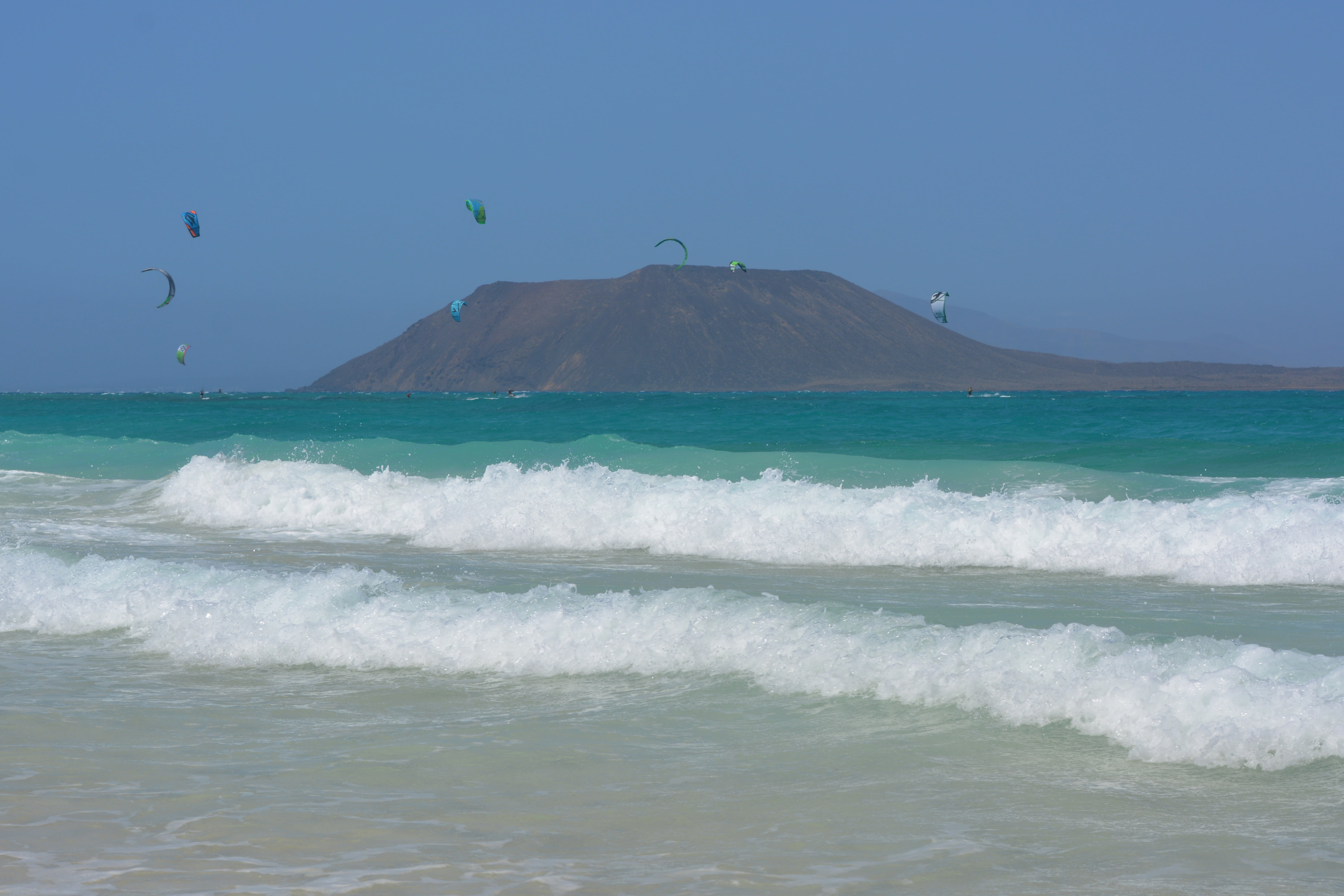 day, land, power in nature, isla de lobos, 5K, outdoors, non-urban scene, aquatic sport, clear sky, waterfront, scenics - nature, beach, wave, sea, fuerteventura, HD Wallpaper