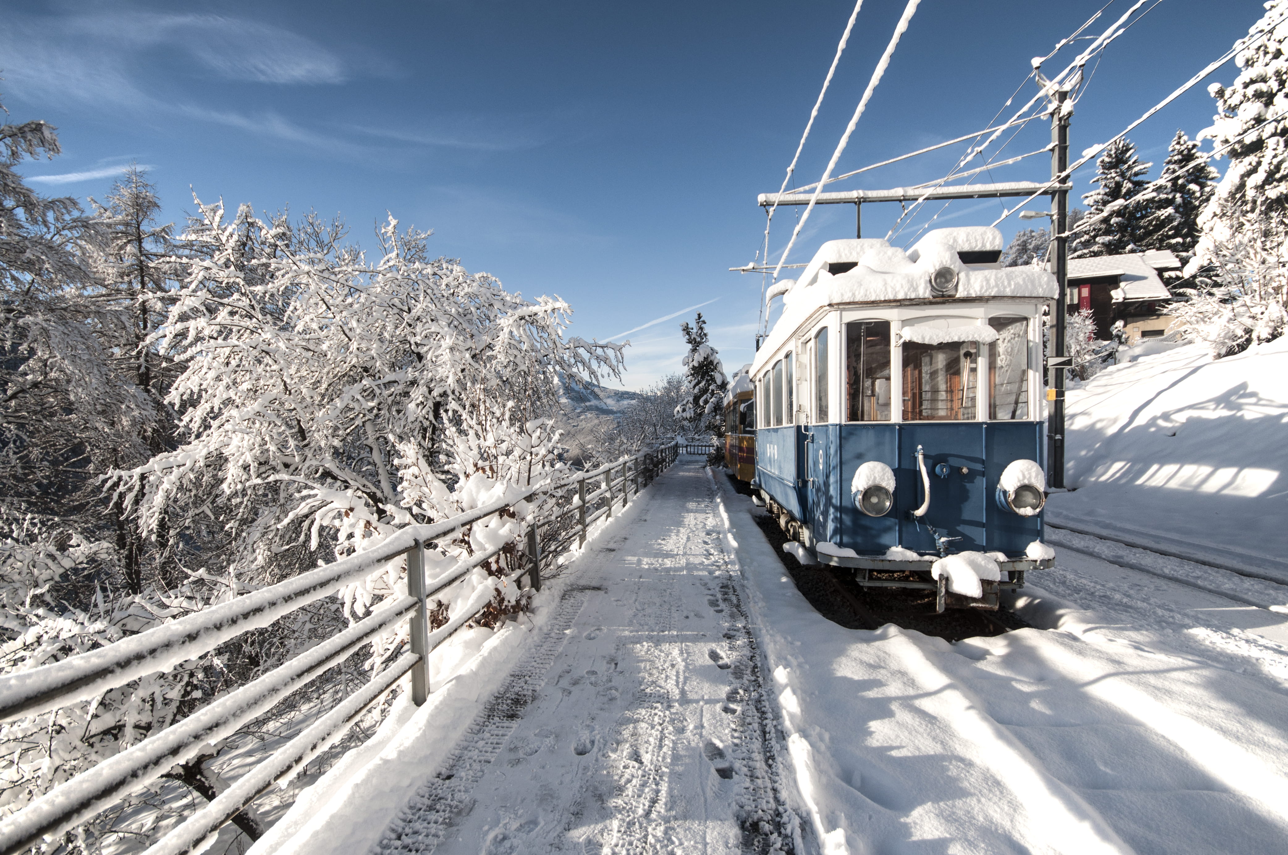 train - vehicle, cable car, public transportation, snow, cold, 4K, rail transportation, covered, sky, architecture, outdoors, white color, transportation, HD Wallpaper