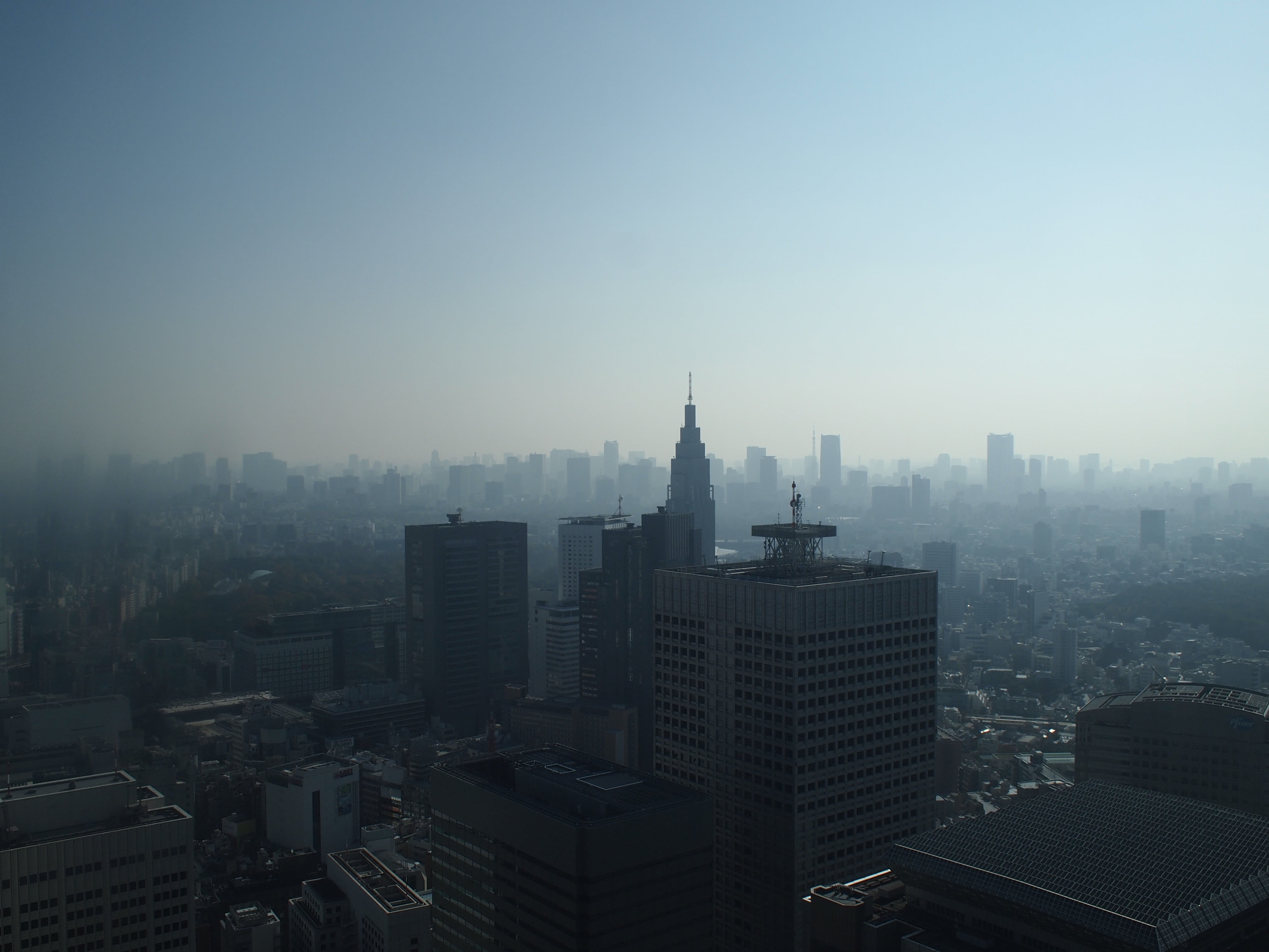 buildings, urban, office building exterior, pollution, crowd, scenic, rise, downtown, nature, tower, skyscraper, city, sky, morning, outdoors, modern, metropolis, HD Wallpaper