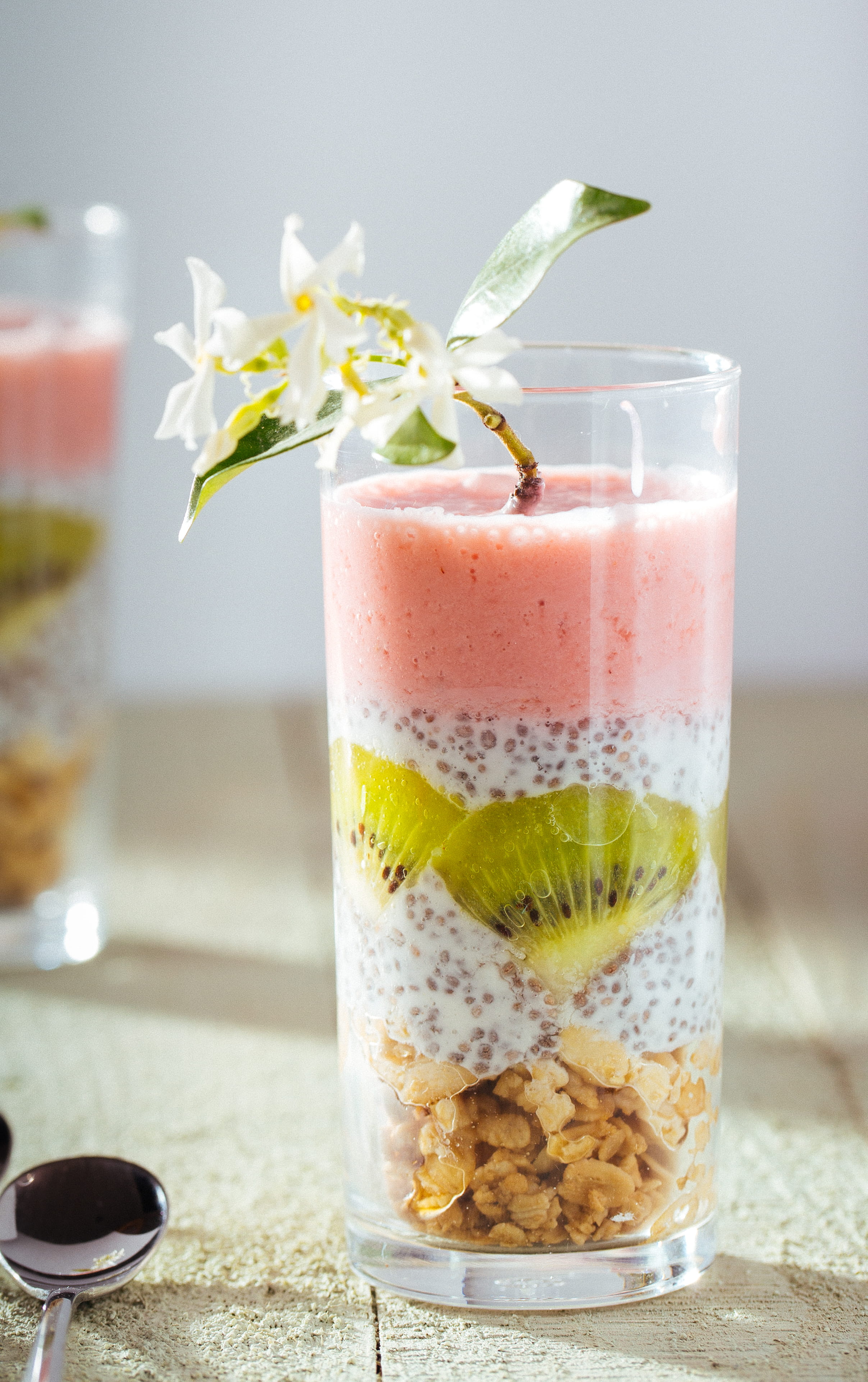 smoothie, transparent, glass, creamy, freshness, food and drink, summer, drinking glass, yogurt, no people, indoors, food photography, refreshment, dairy, Phone HD Wallpaper