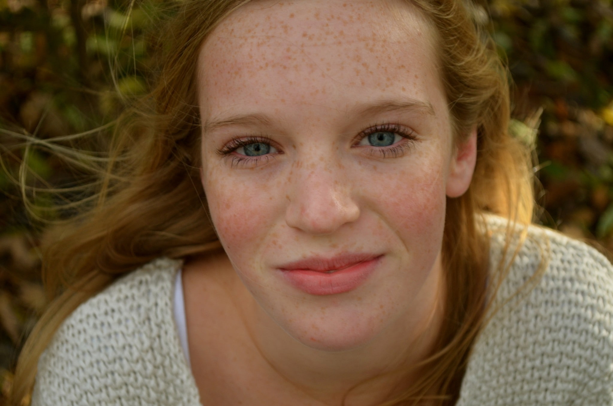 face, women, closeup, 1080P, blue eyes, redhead, smiling, freckles, HD Wallpaper