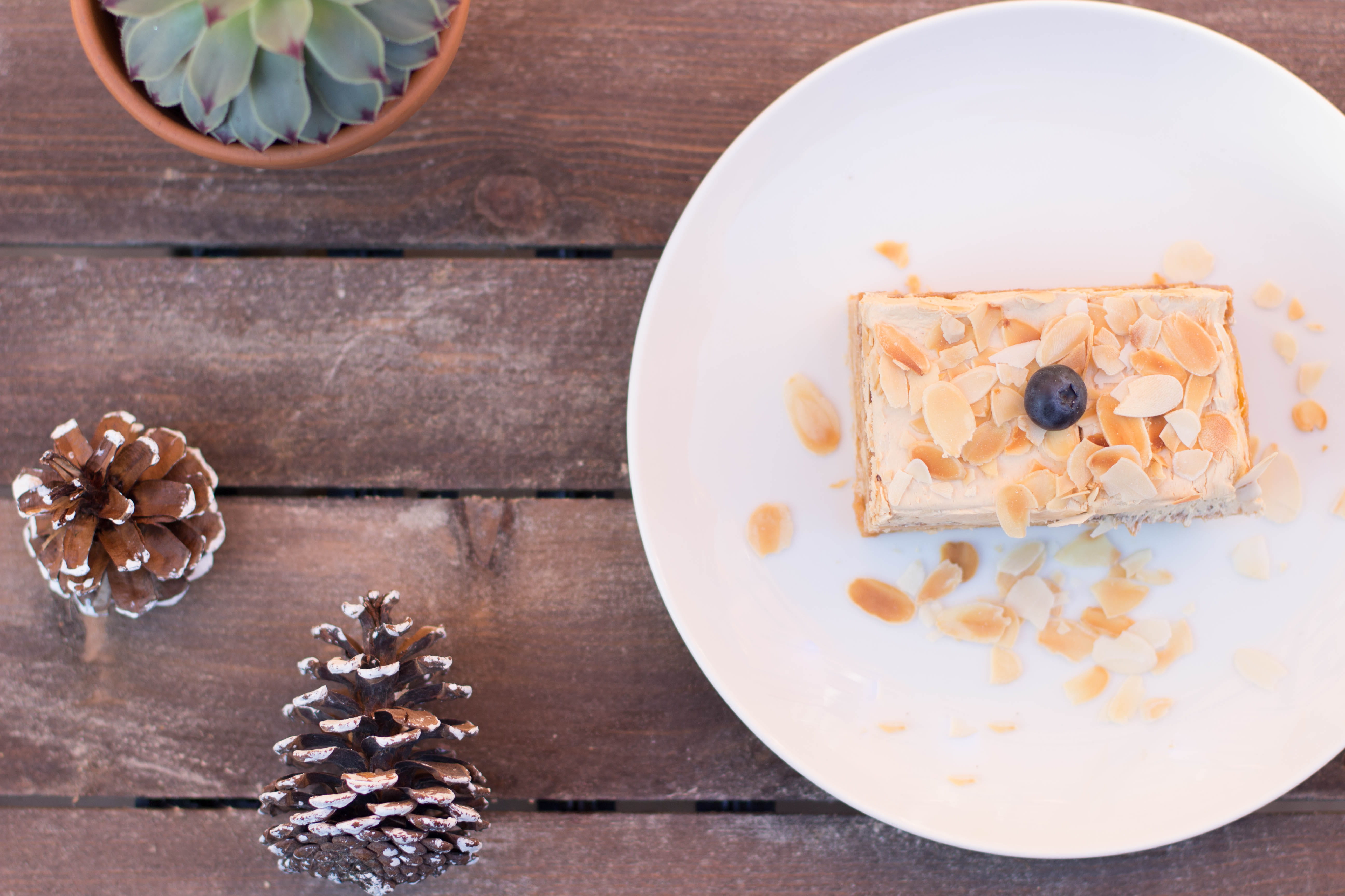 indulgence, food and drink, food, wood, sweet, 5K, dessert, decoration, plate, cake, high angle view, garnish, ready-to-eat, freshness, unhealthy eating, HD Wallpaper