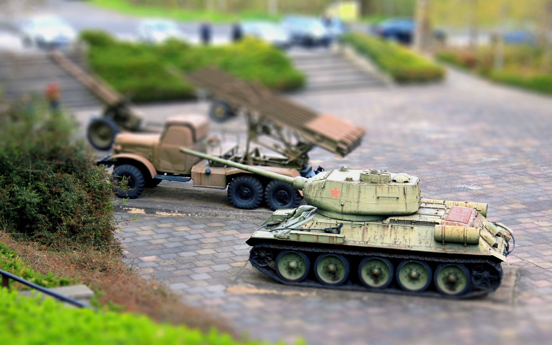 selective focus, medium, armored tank, land vehicle, Tank, t, day, cannon, plastic, war, conflict, car, plant, street, nature, gray, outdoors, army, city, HD Wallpaper