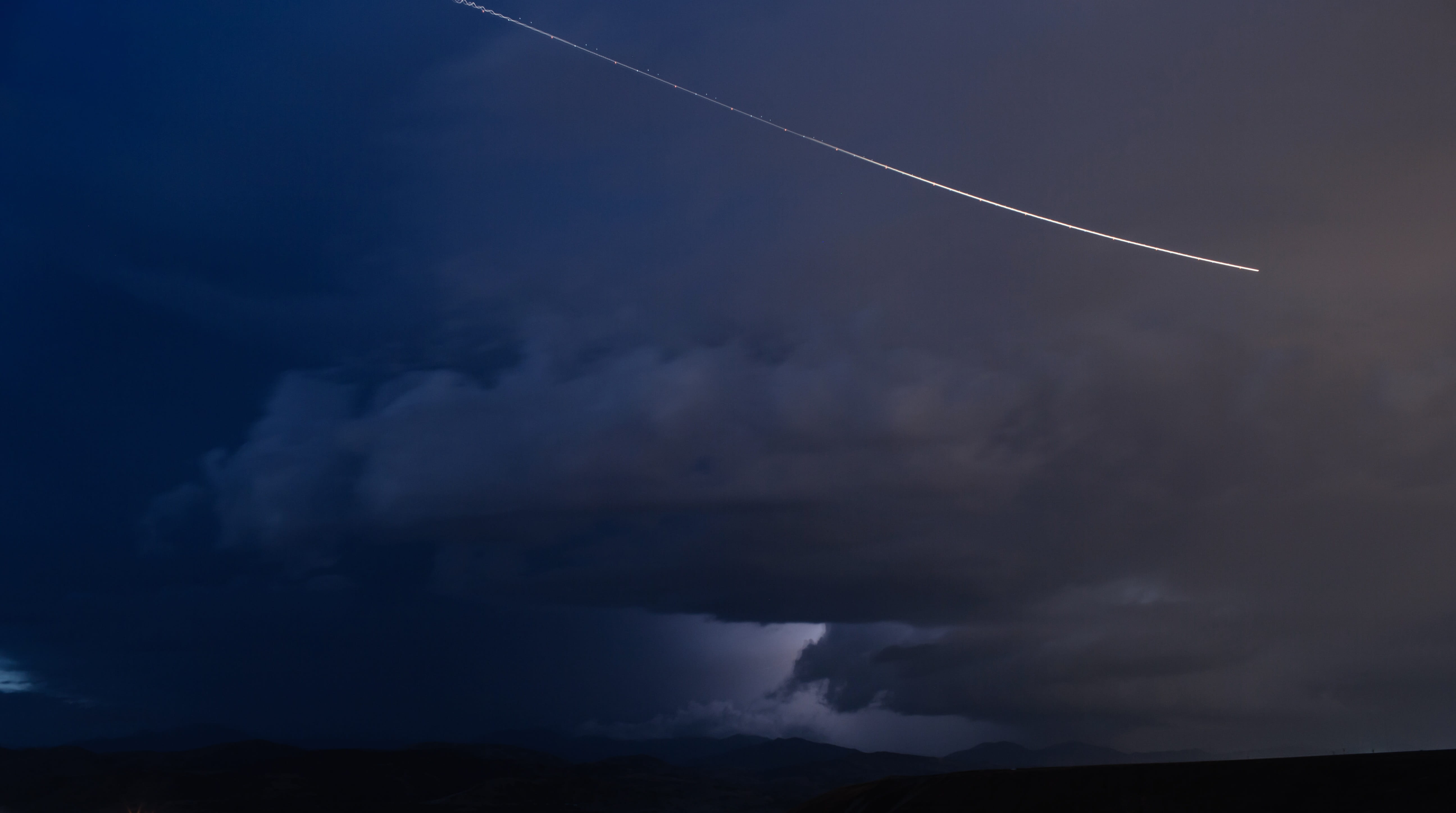outdoors, science, cloud - sky, dark, nature, low angle view, motion, vapor trail, danger, mode of transportation, falling, dramatic sky, environment, cosmos, HD Wallpaper