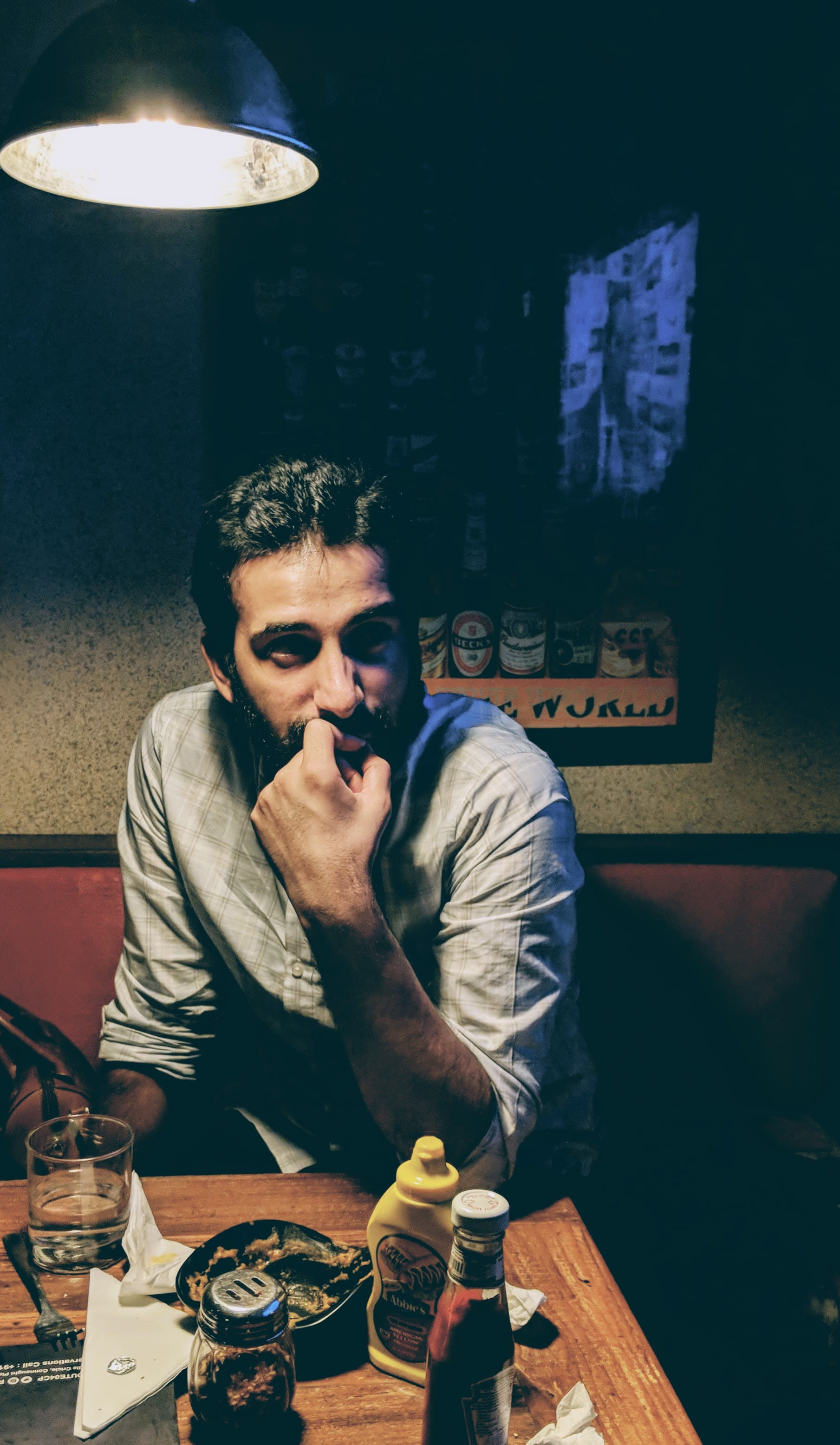 men, leisure activity, nightlife, facial hair, thinking, illuminated, young men, lowlight, real people, young adult, people, 2K, new delhi, waist up, restaurant, Phone HD Wallpaper