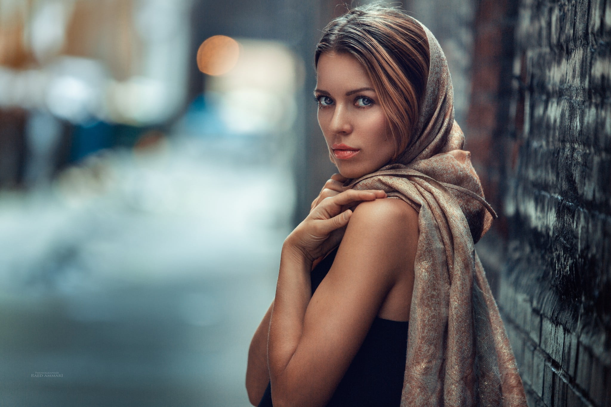 hairstyle, adult, hair, beauty, depth of field, brunette, young adult, looking at camera, 1080P, blue eyes, fashion model, contemplation, one person, waist up, HD Wallpaper