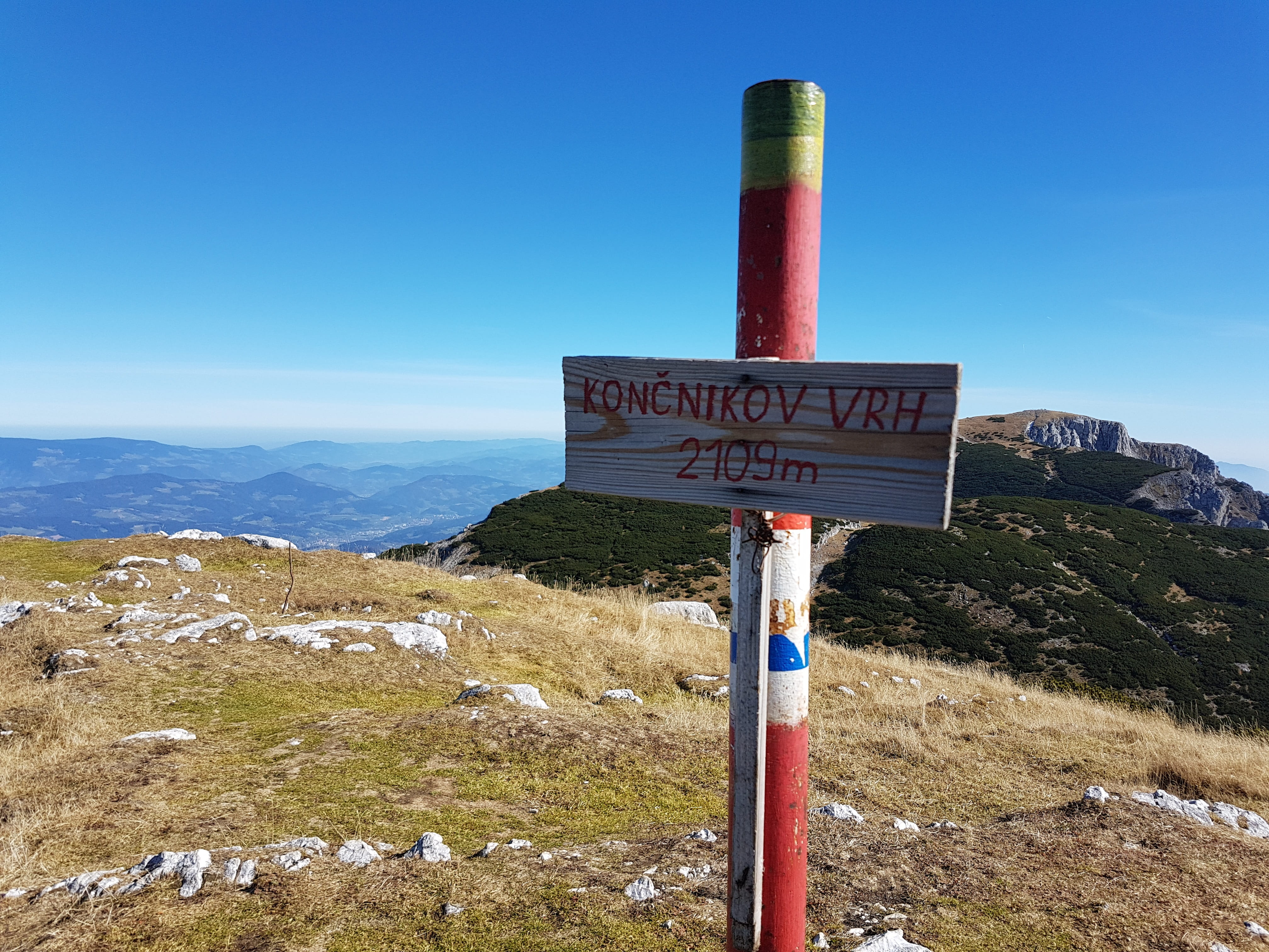 tranquility, scenics - nature, communication, outdoors, mountain, mountain landscape, sneak, 4K, land, pole, outlook, mountains, blue, day, nature, sign, HD Wallpaper