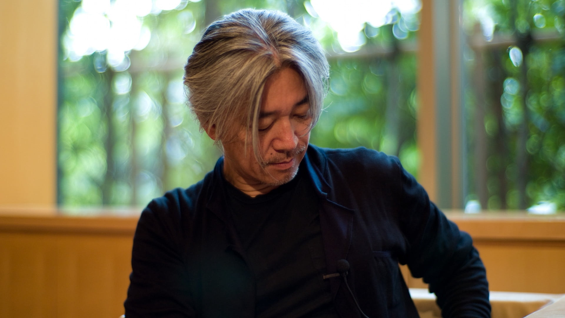 pulling, sadness, photography, focus on foreground, look, one Person, senior Adult, smiling, hairstyle, home Interior, mature Adult, ryuichi sakamoto, something, HD Wallpaper