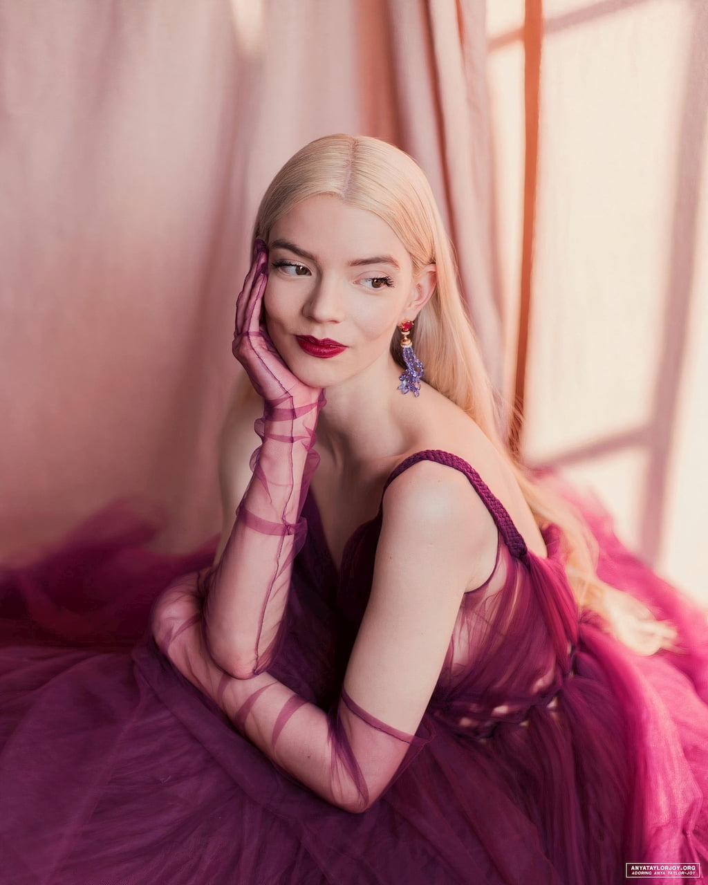 sunlight, women, purple dress, long hair, lipstick, actress, earring, elbow gloves, blonde, 720P, Anya Taylor-Joy, makeup, Phone HD Wallpaper