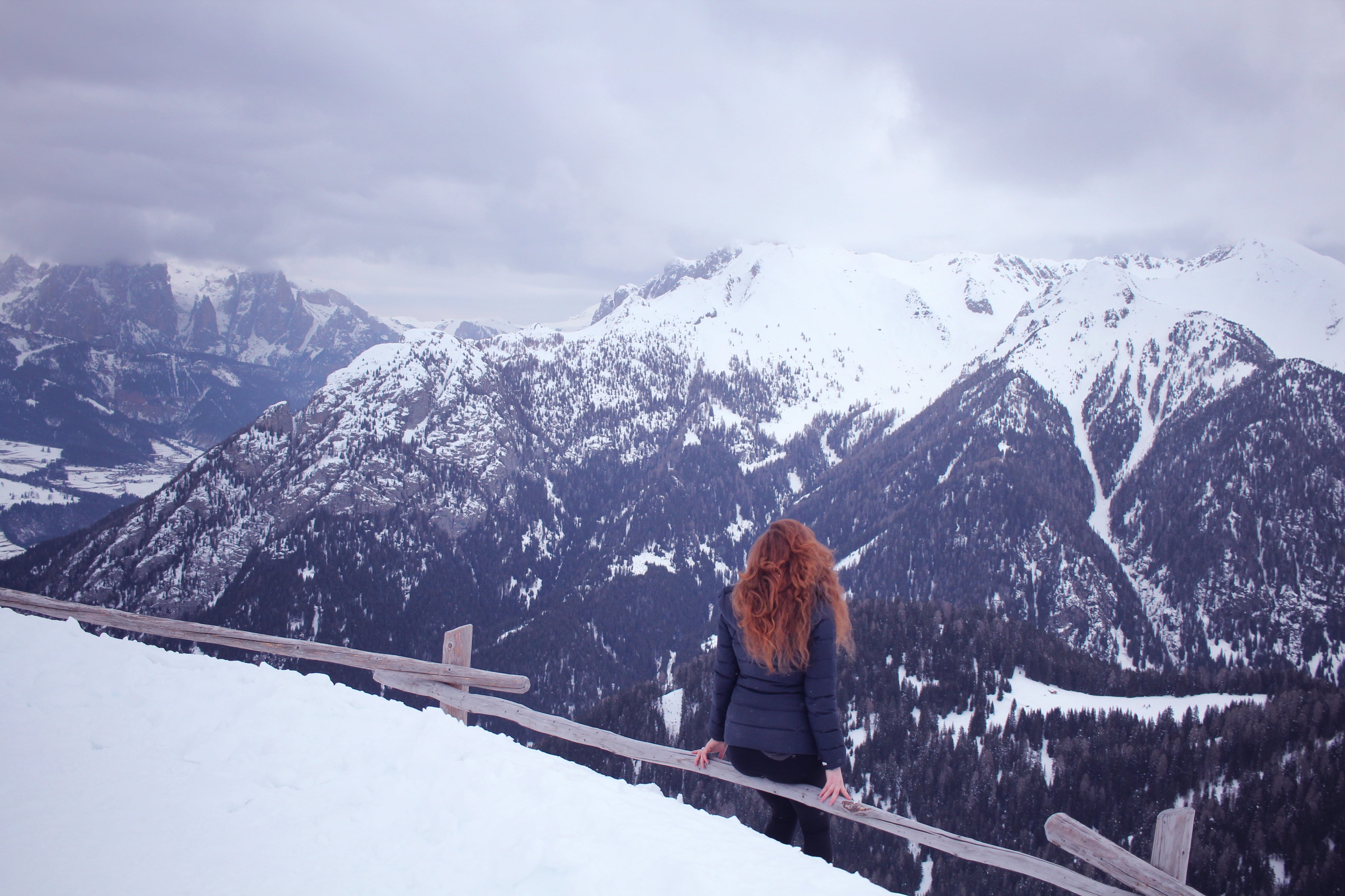 looking at view, adult, trees, one person, summit, nature, plants, front, daytime, cloud - sky, sitting, travel, cloud, winter, alone, fence, outdoors, HD Wallpaper