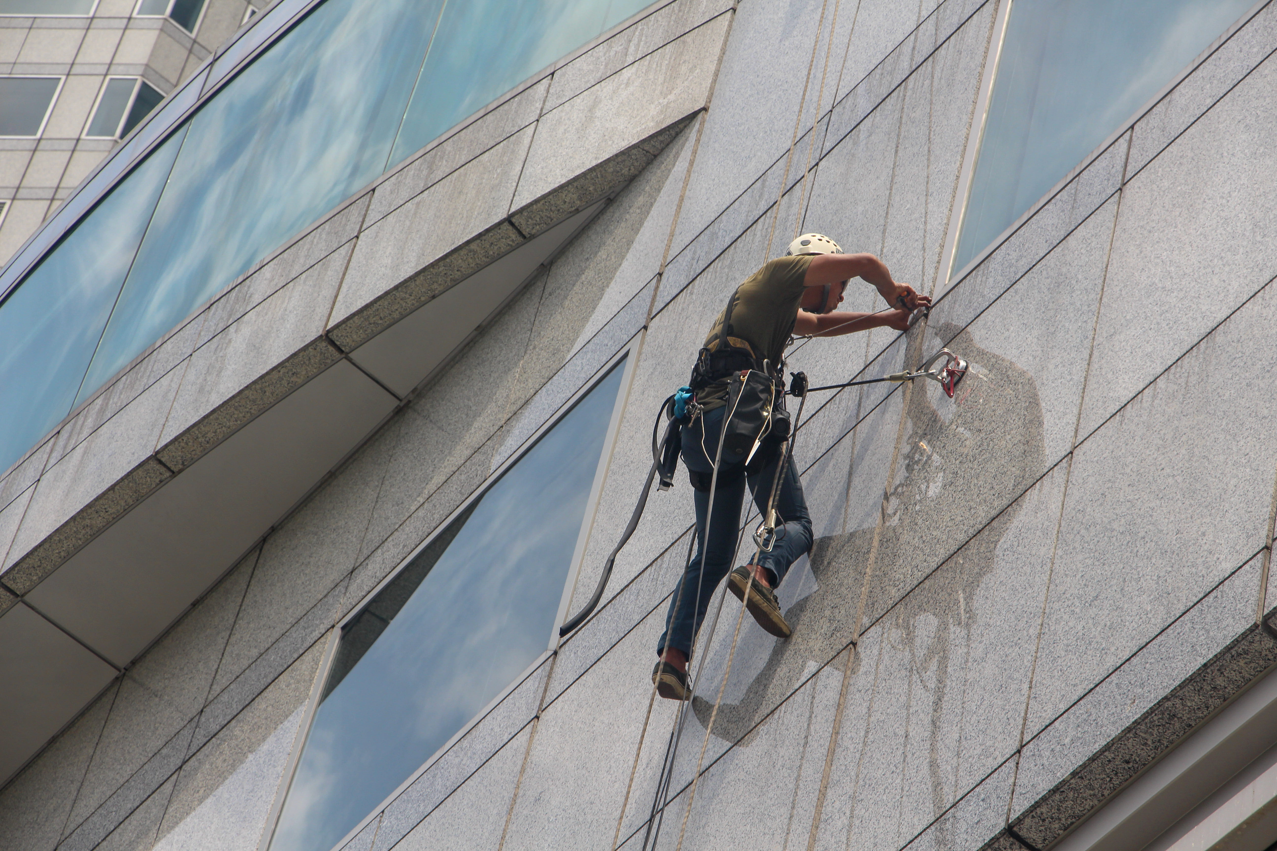 building, built structure, uob plaza 1, day, clean, gray, climbing, transportation, bike, outdoors, building exterior, people, men, climber, work, rope, HD Wallpaper