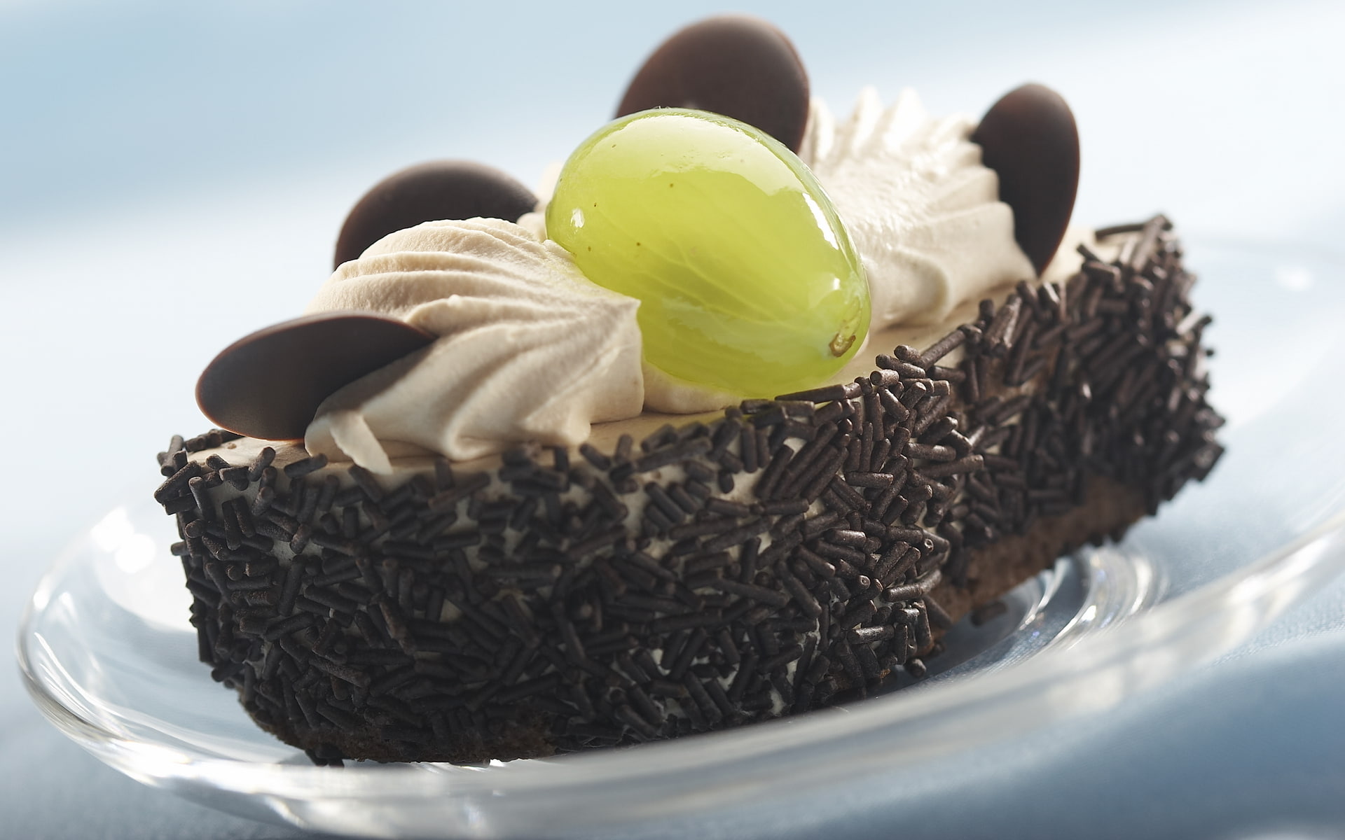 dessert, delicious. grape, grapes, cake, macro, icecream, chocolate, sweet, 1080P, cream, delicious, creme brulee, food, sugar, grape, the sweetness, green, HD Wallpaper