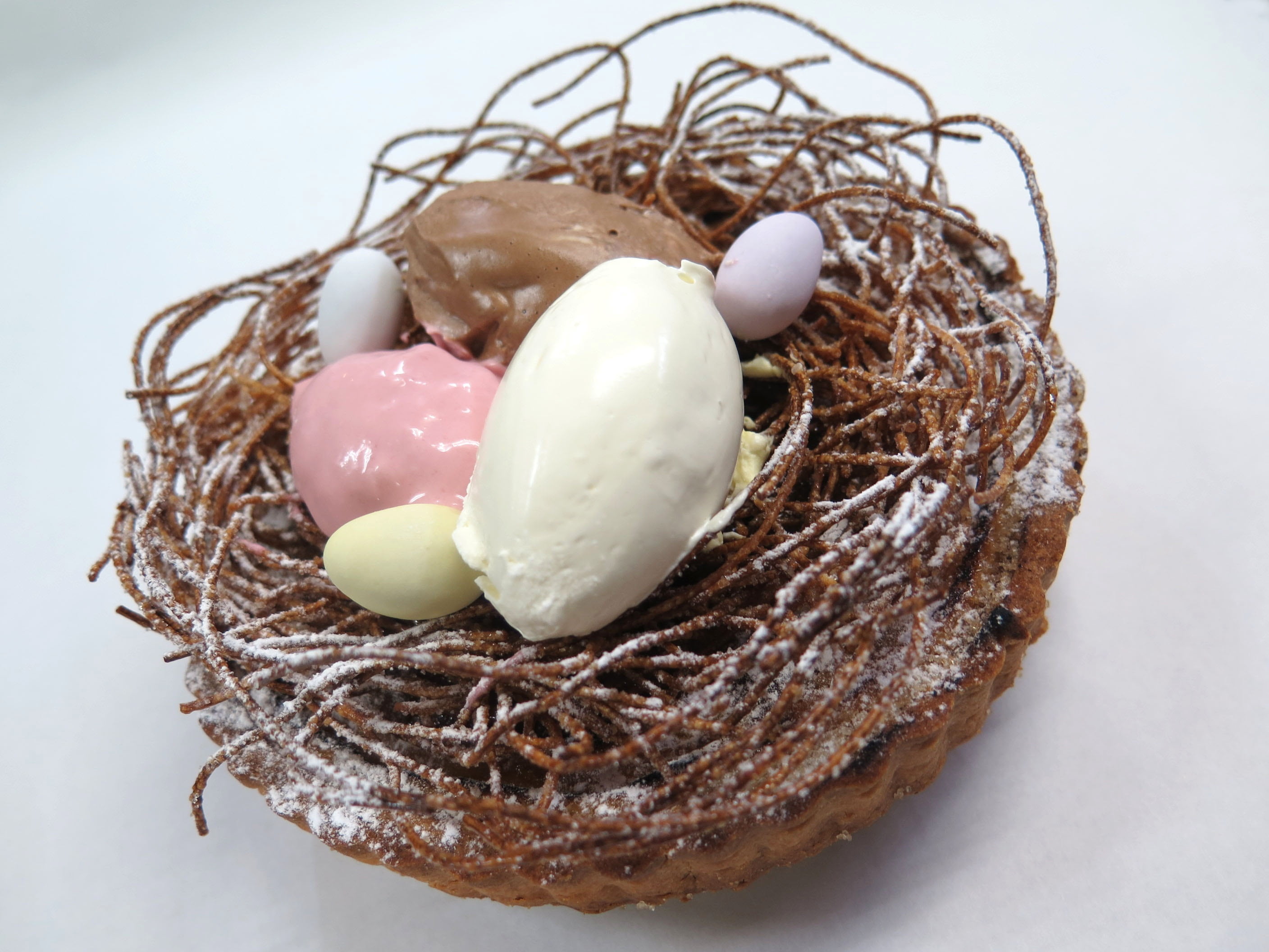 freshness, easter egg, tart, pack, easter, cake, food and drink, food, still life, brule, sweet Food, egg, birds nest, gourmet, white background, close-up, HD Wallpaper