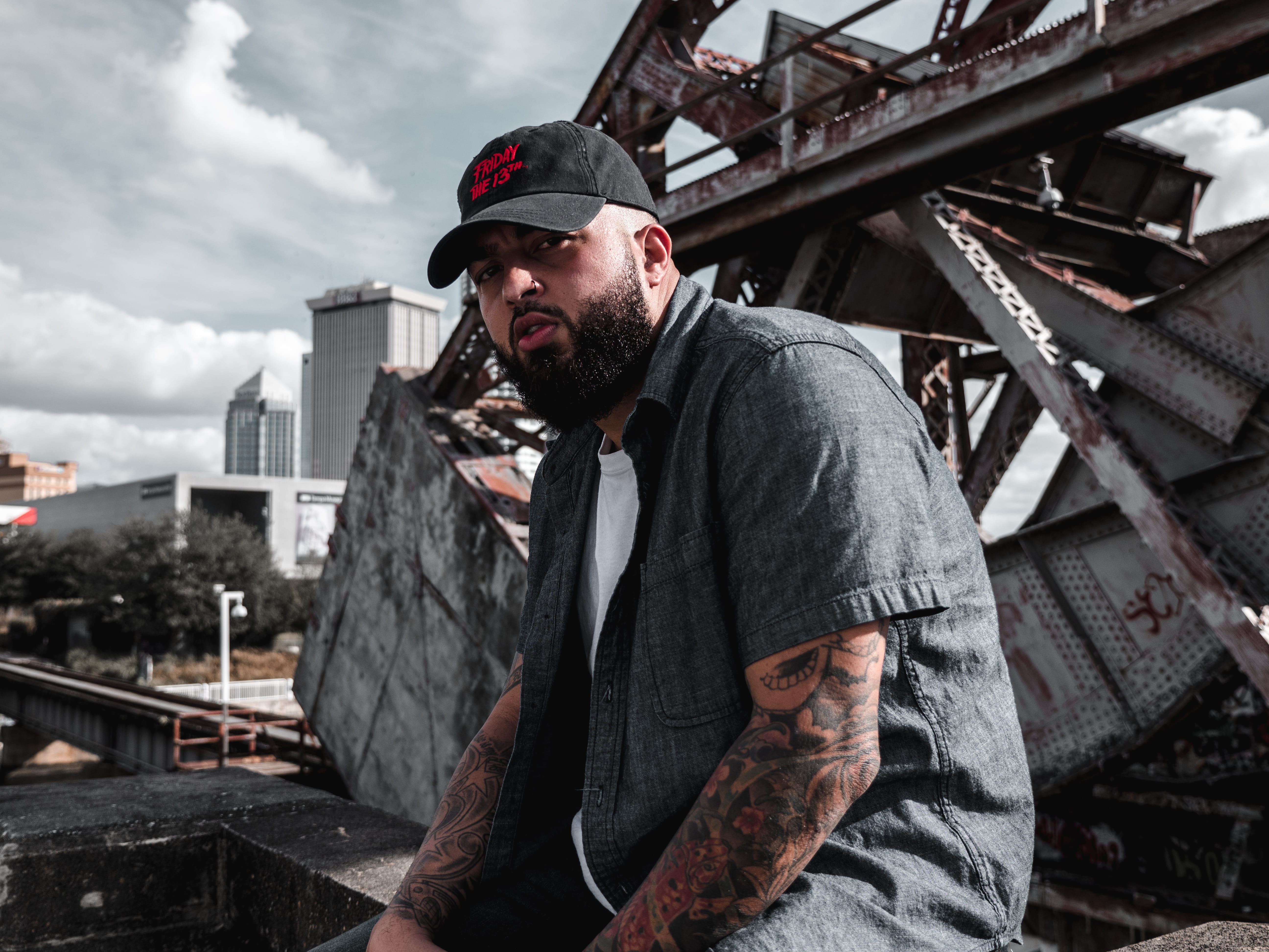 males, standing, tampa, building exterior, men, beard, tattoo, shirt, built structure, lifestyles, train track, jason, portrait, urban, gray, building, HD Wallpaper