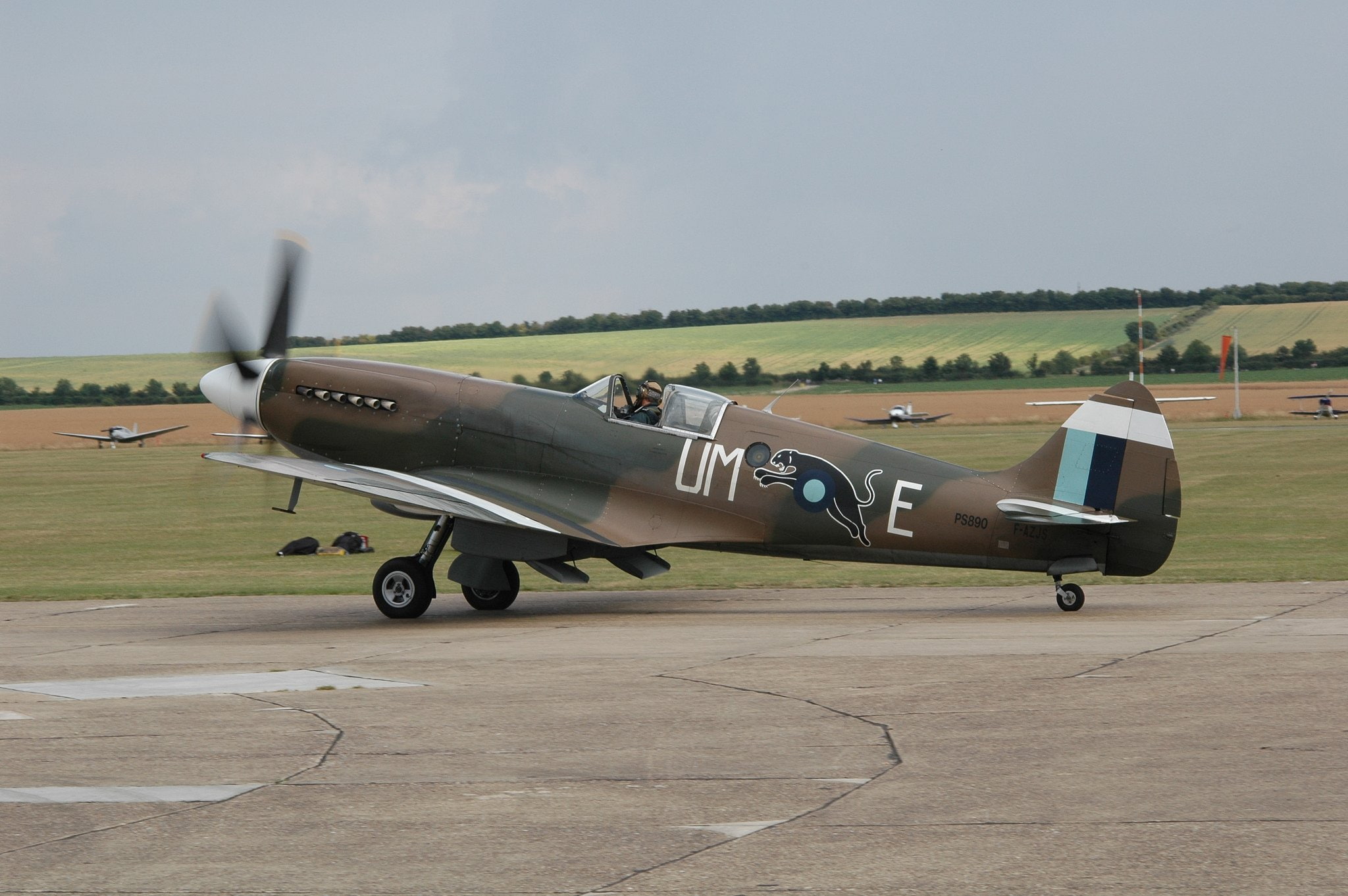 fighter, bomber, airshow, war, spitfire, flight, aircraft, aeroplane, sky, airplanes, flying, supermarine, raf, warbirds, 1080P, HD Wallpaper