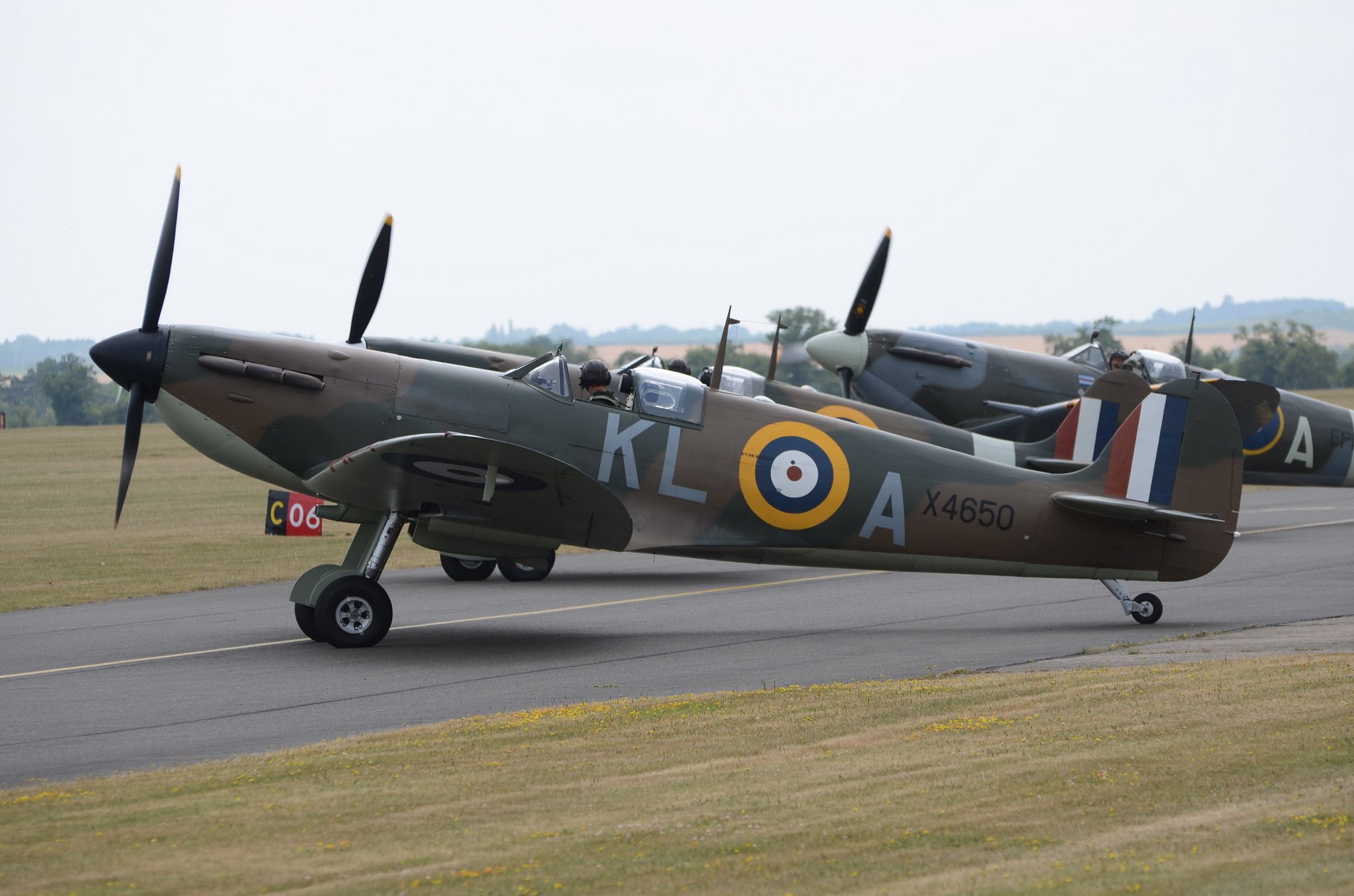 supermarine, aircraft, spitfire, war, flight, airplanes, aeroplane, 1080P, raf, warbirds, flying, fighter, airshow, sky, bomber, HD Wallpaper