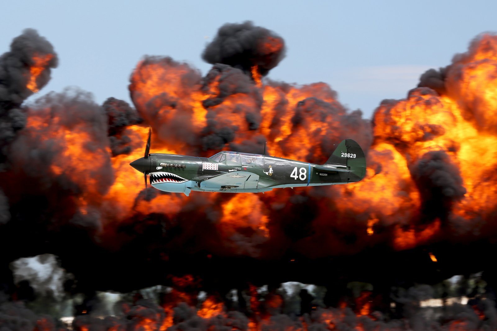 720P, curtiss, flying, aeroplane, fighter, flight, war, p-40, airshow, warhawk, airplanes, aircraft, american, HD Wallpaper