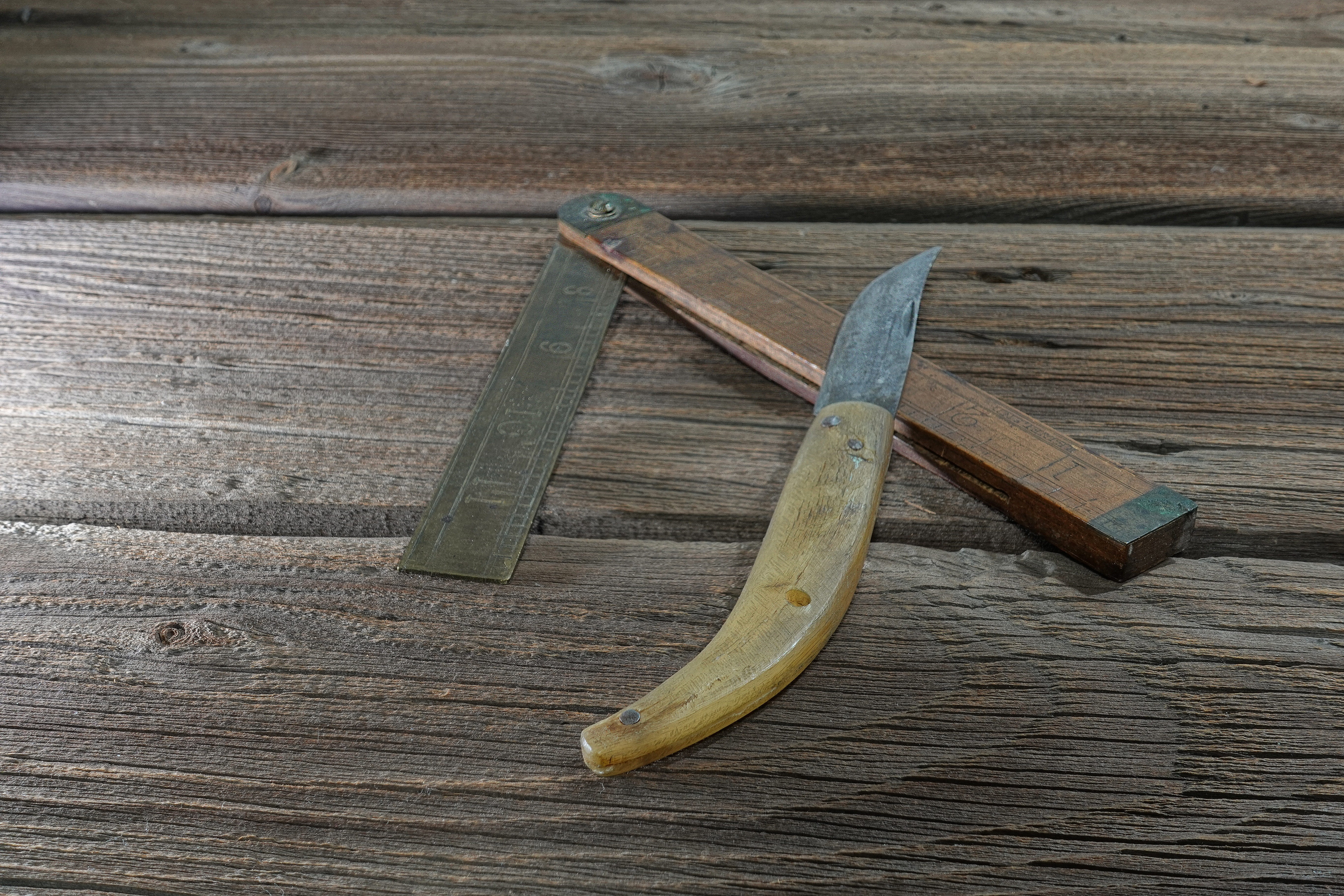 close-up, brown, metal, folding rule, 5K, high angle view, tool, knife, still life, healthy eating, day, sharp, fruit, single object, table, wellbeing, HD Wallpaper