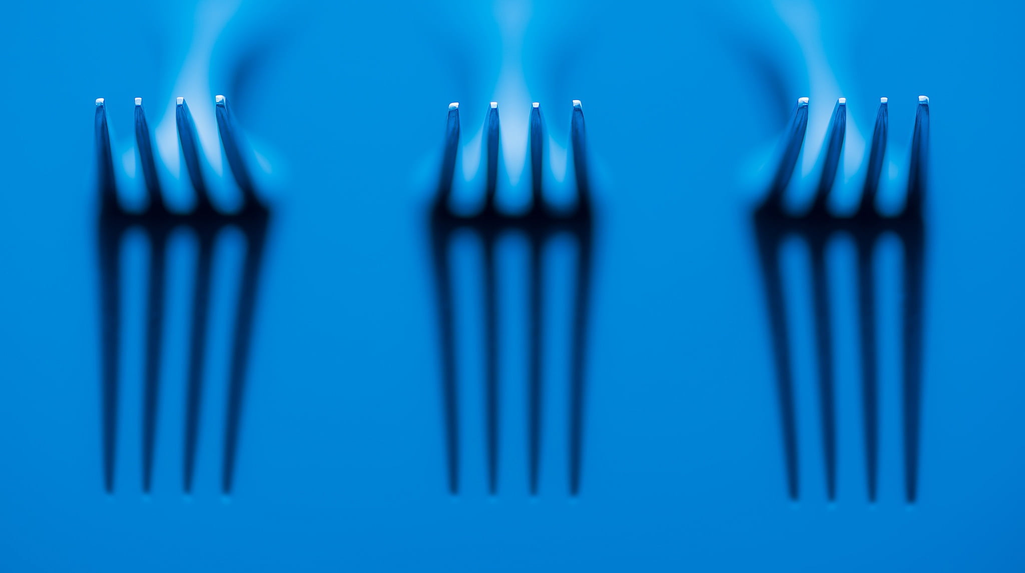 fork, no people, blue background, creativity, household equipment, pattern, studio shot, order, colored background, metal, abstract, close-up, indoors, HD Wallpaper