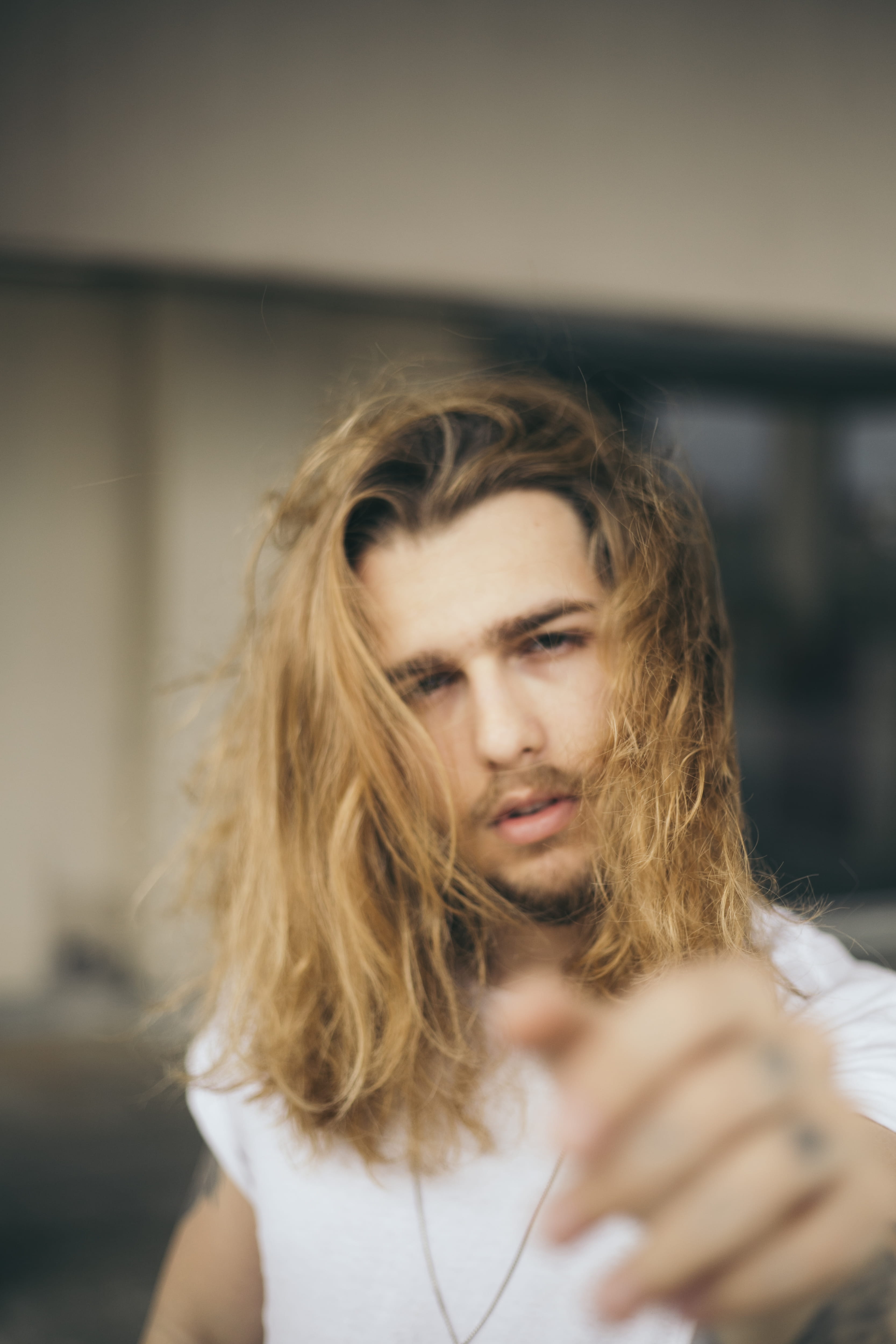 cute, hairstyle, blond, women, model, photoshoot, shirt, male, hand, focus, adult, indoors, casual, portrait, emotion, brown hair, blond hair, fashion, Phone HD Wallpaper
