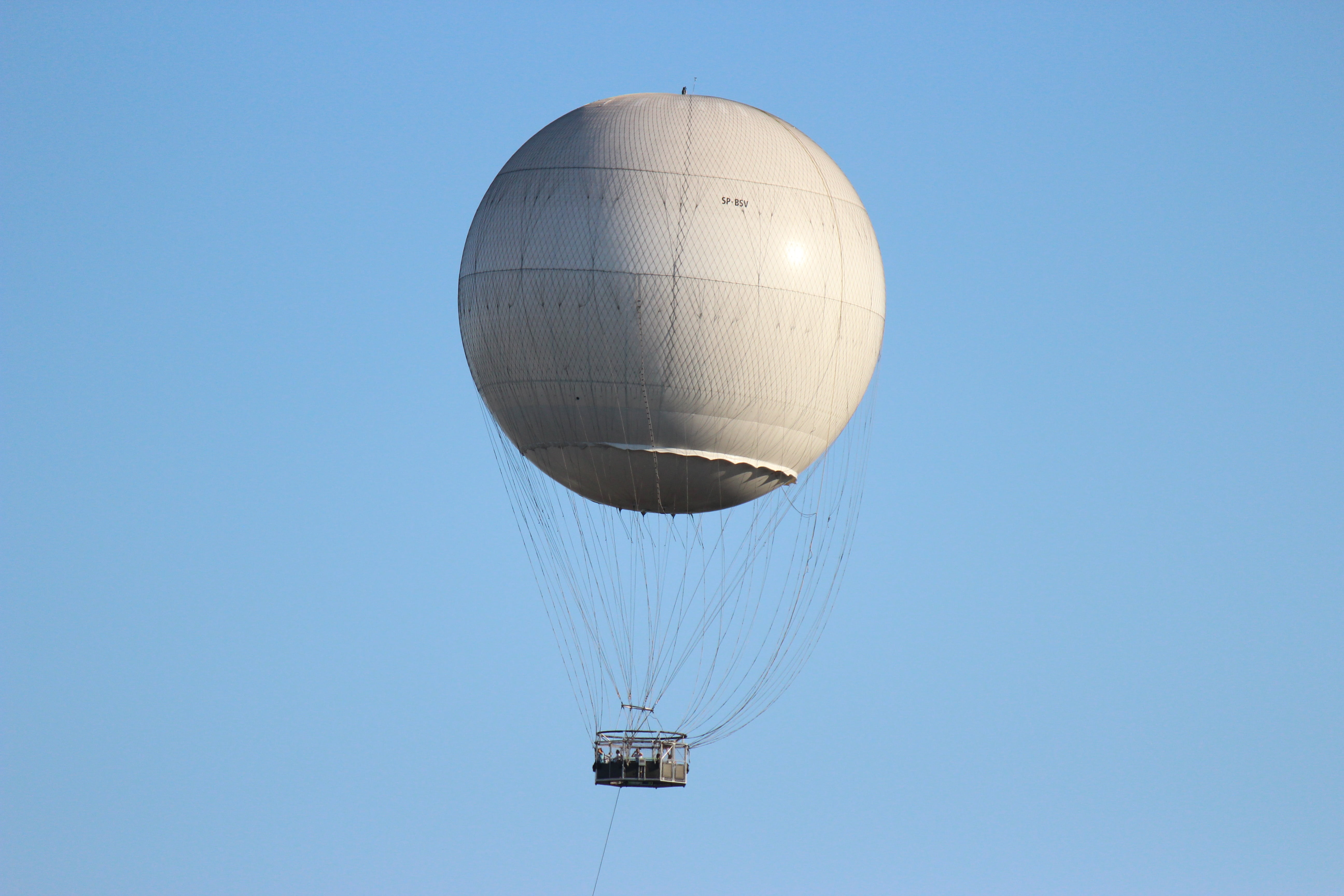 white, helium, copy space, wind, day, outdoors, nature, extreme sports, ball, air, aerostatic globe, hot, freedom, blue, flying, sky, parachute, low angle view, HD Wallpaper