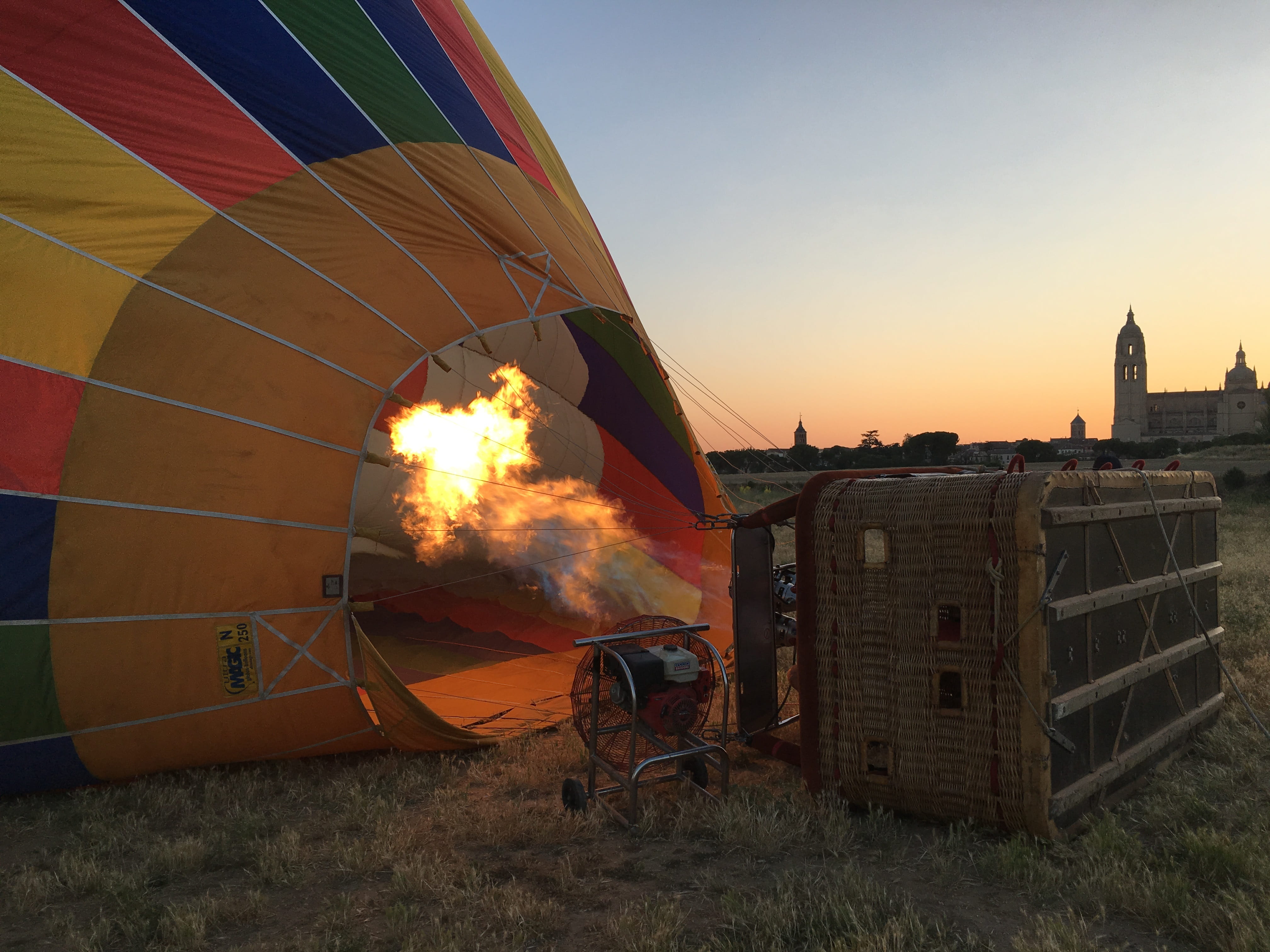 aerostatic, mode of transportation, fire - natural phenomenon, no people, grass, heat - temperature, Fabric, hot Air Balloon, sky, burners, Balloon, outdoors, HD Wallpaper