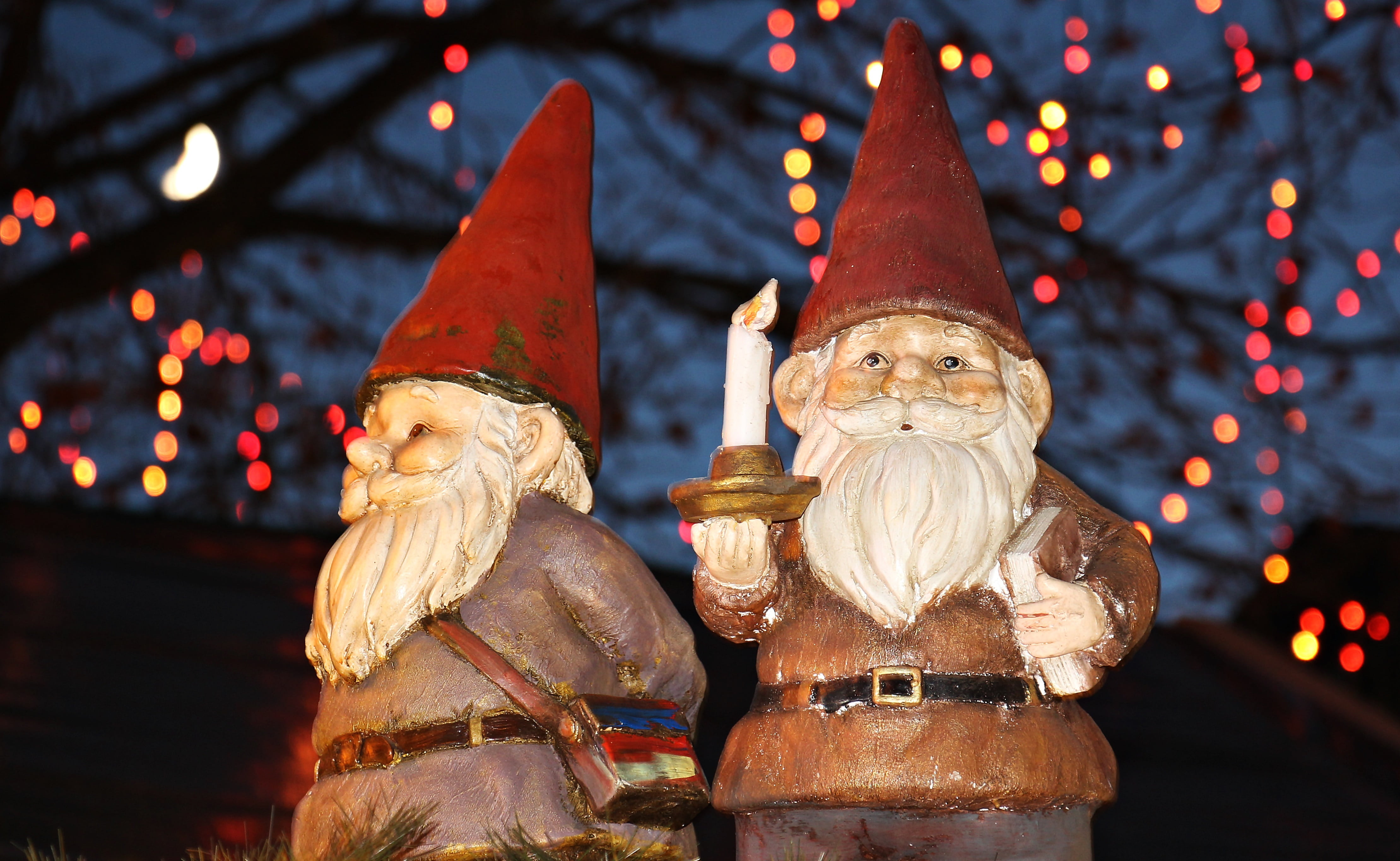 lighting, figurine, history, heinzel christmas market, male likeness, spirituality, focus on foreground, cologne brownie, art and craft, representation, HD Wallpaper
