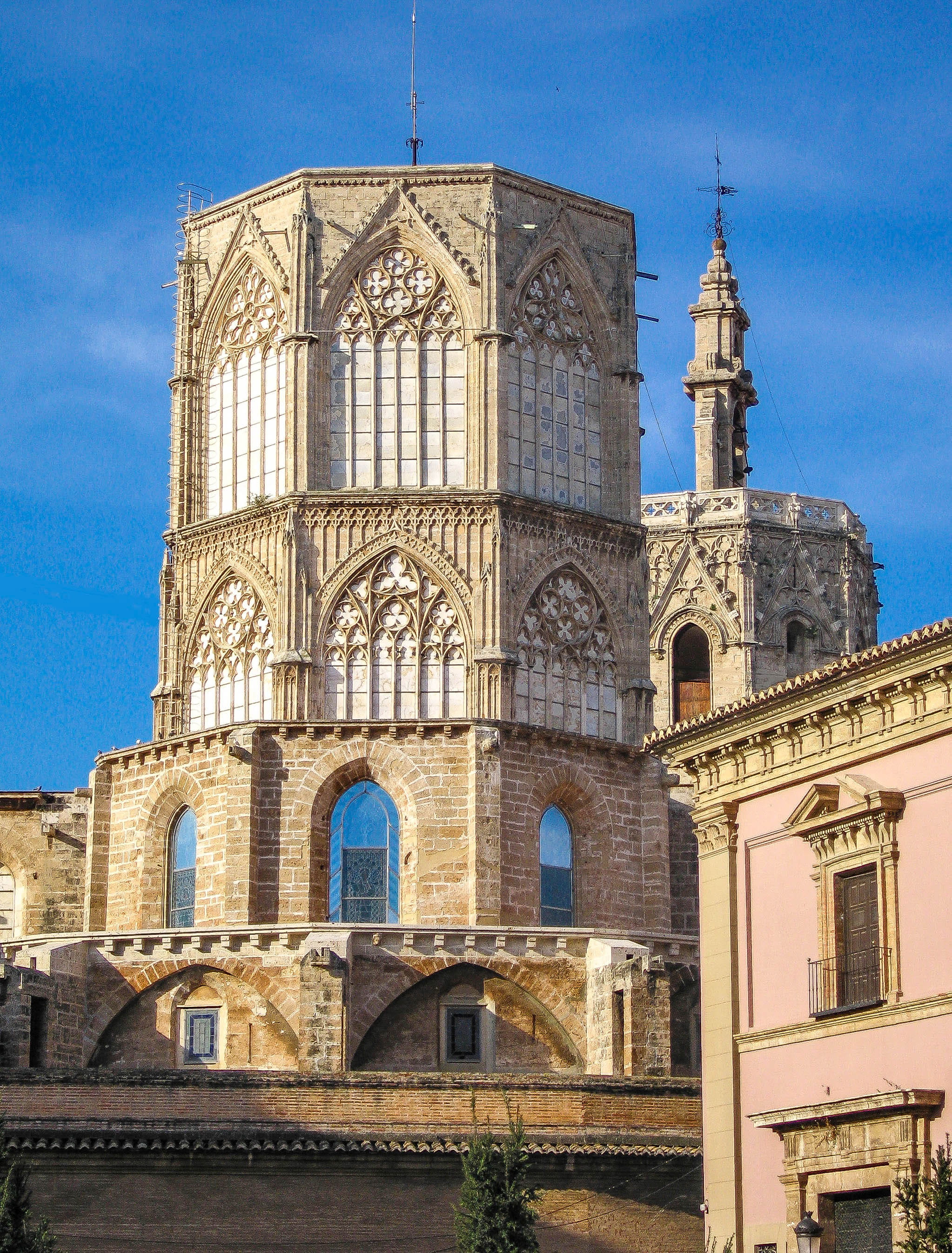 Cathedral, the past, architecture, low angle view, medieval, built Structure, window, ancient, famous Place, city, spirituality, outdoors, Valencia Spain, Phone HD Wallpaper