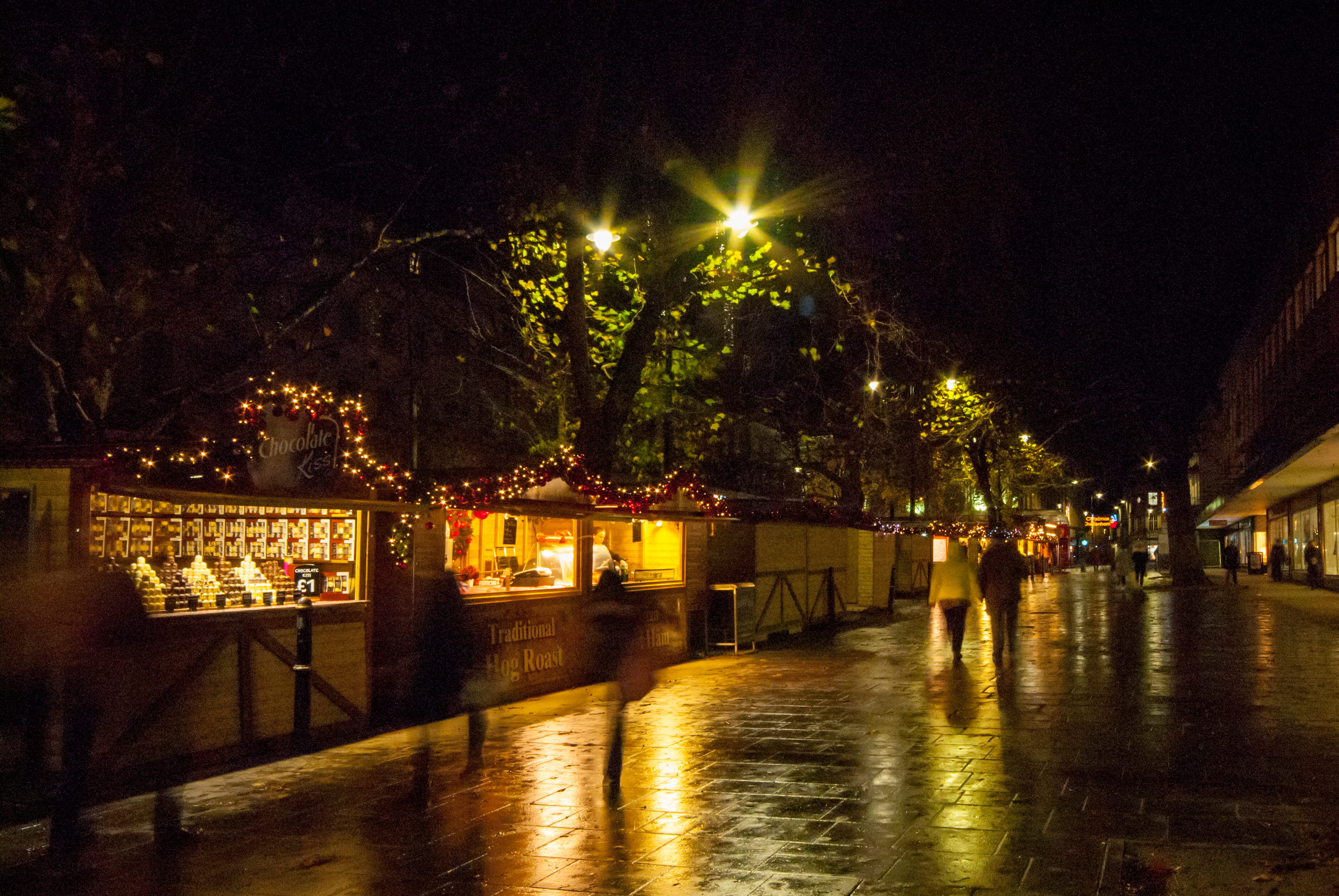 2K, sky, street, architecture, night, incidental people, reflection, light, nature, canal, rain, built structure, outdoors, plant, building, city, illuminated, HD Wallpaper