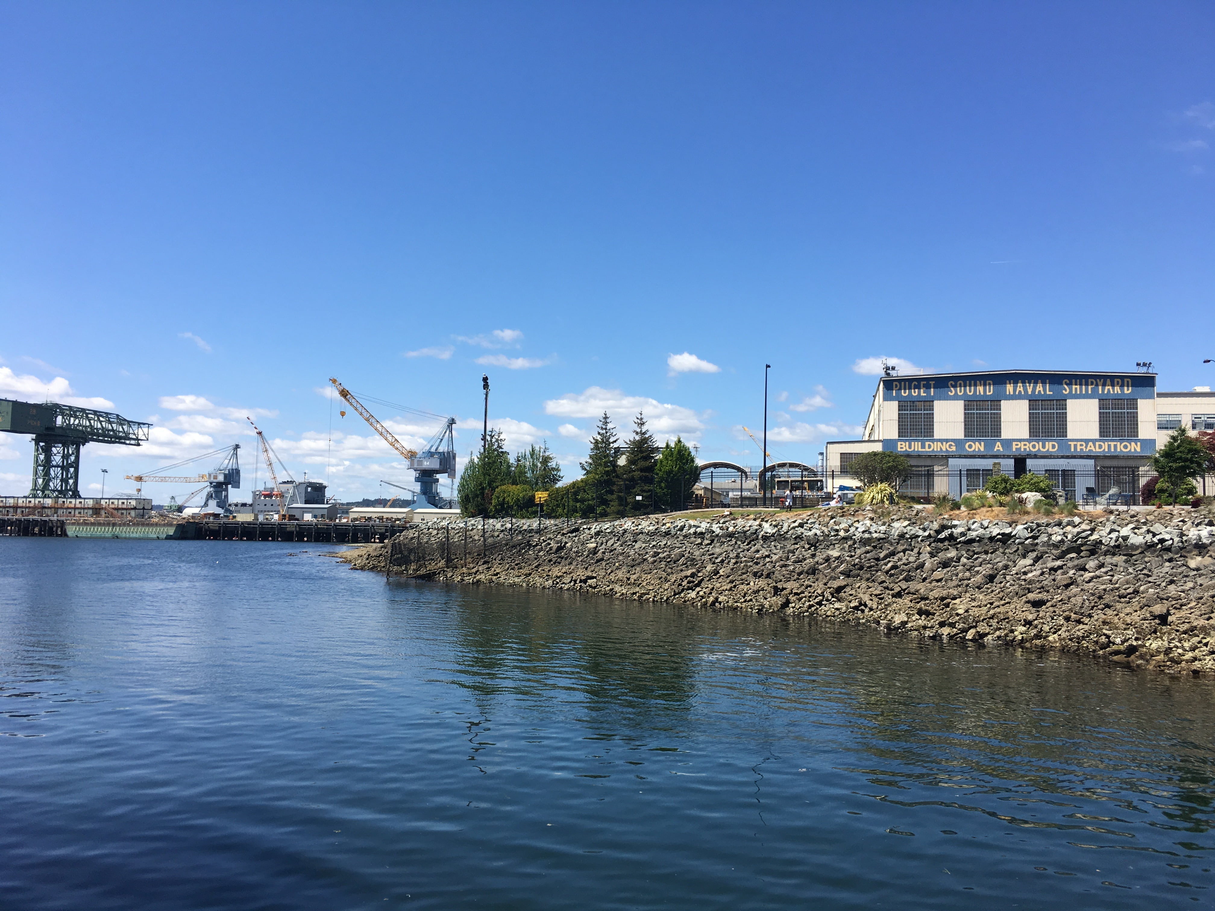 pacific nw, waterfront, copy space, blue, industry, day, river, tourism, sound, sky, machinery, building, architecture, reflection, water, built structure, HD Wallpaper