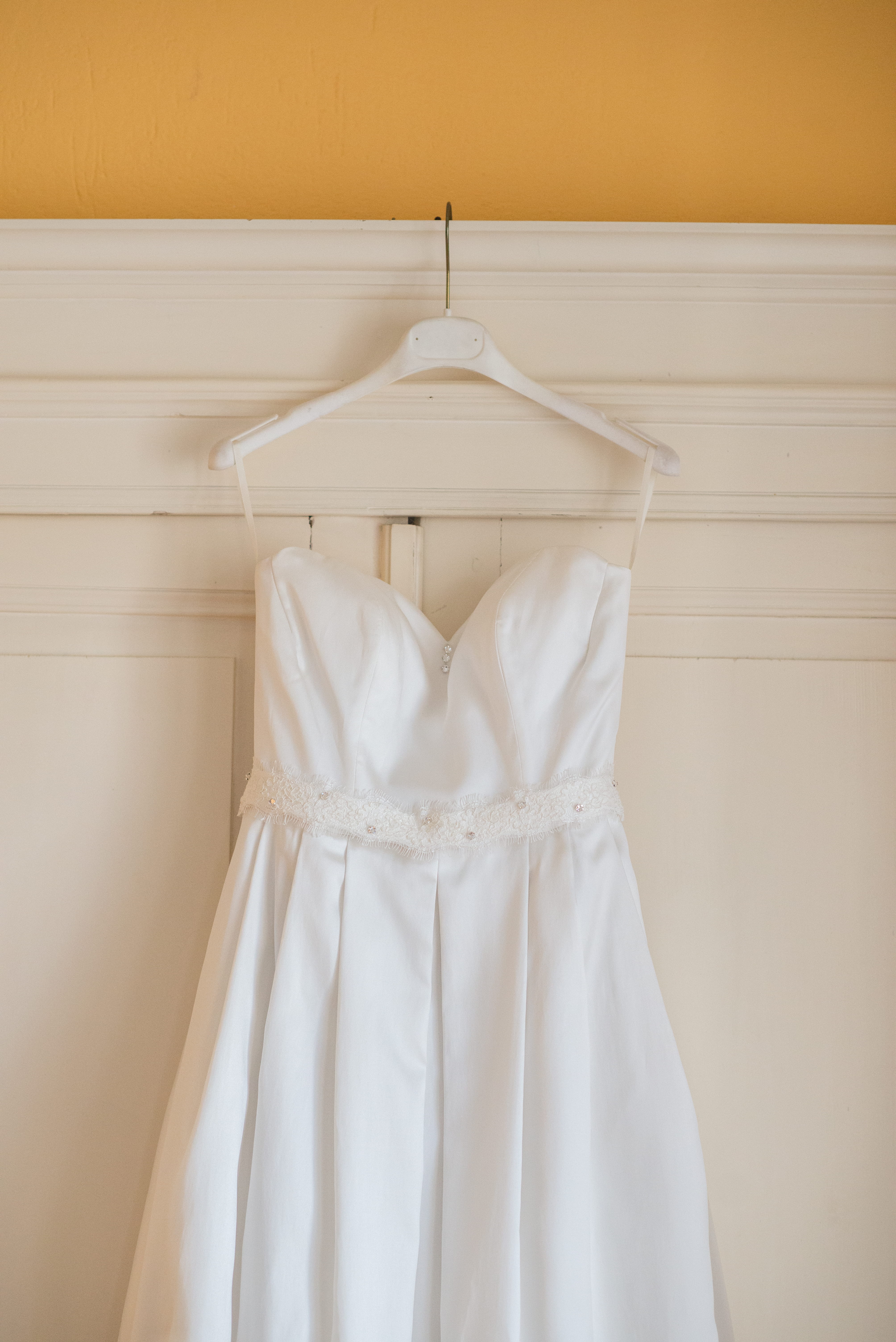 elegance, wedding dress, luxury, clothing, coathanger, fashion, no people, close-up, wall - building feature, italy, nizza monferrato, robe, two objects, Phone HD Wallpaper