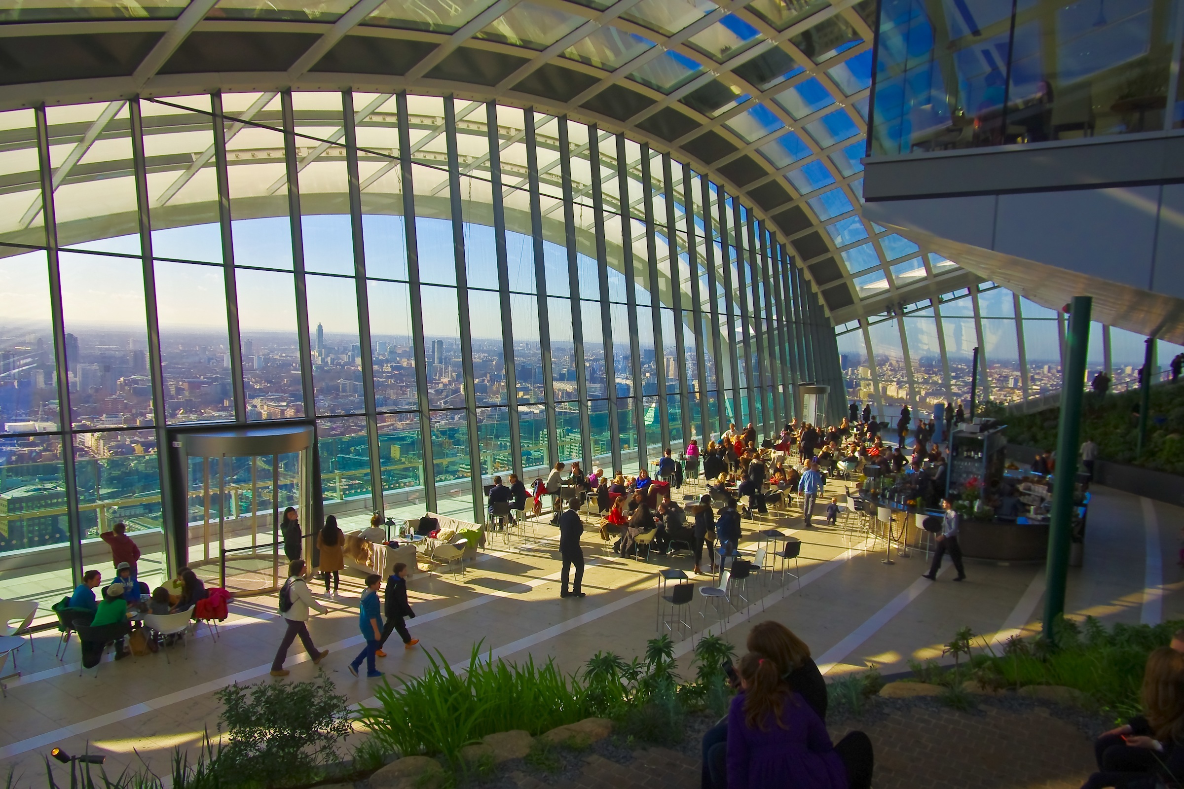 1080P, building, crowd, city, women, tourism, rooftop garden, ceiling, architectural column, skyscraper, architecture, walkie talkie, large group of people, HD Wallpaper