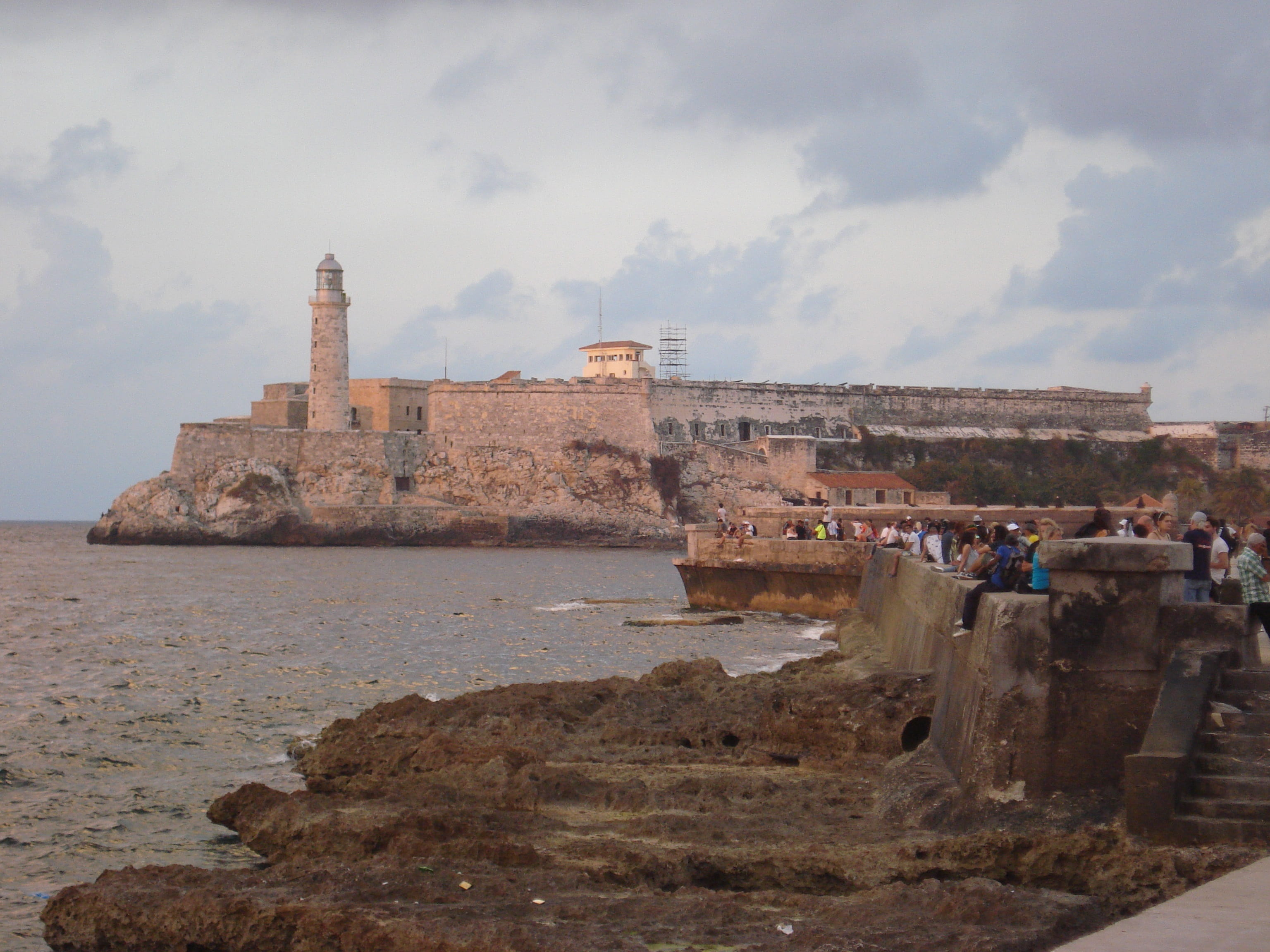 incidental people, nature, ancient, malecon, tourism, old, building exterior, water, havana, the past, land, ruined, building, ancient civilization, cuba, HD Wallpaper