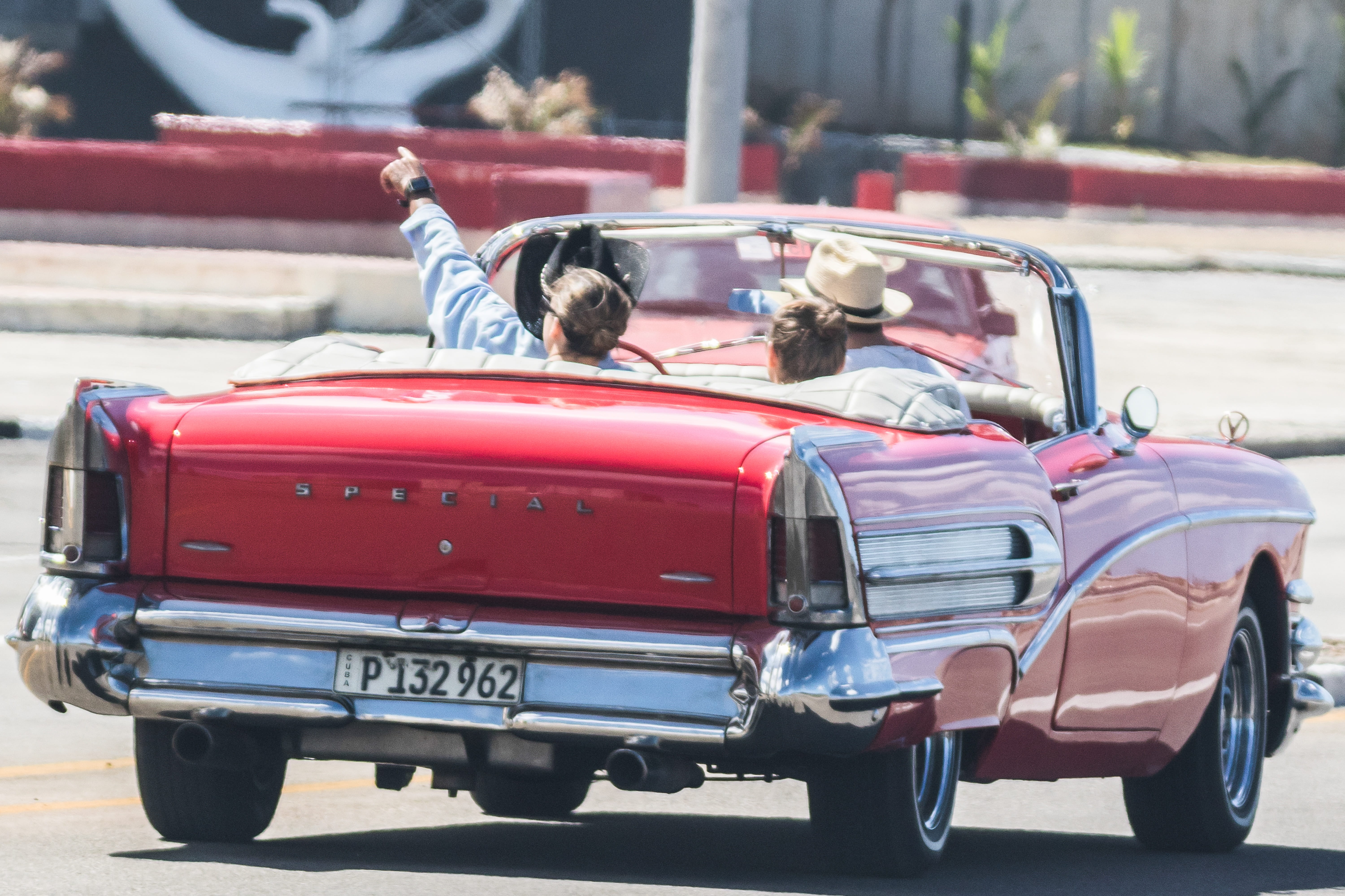 malecon, sitting, car, transportation, men, taxi, buick, adult, almendron, land vehicle, motor vehicle, cuba, happiness, arms raised, women, classic, day, HD Wallpaper